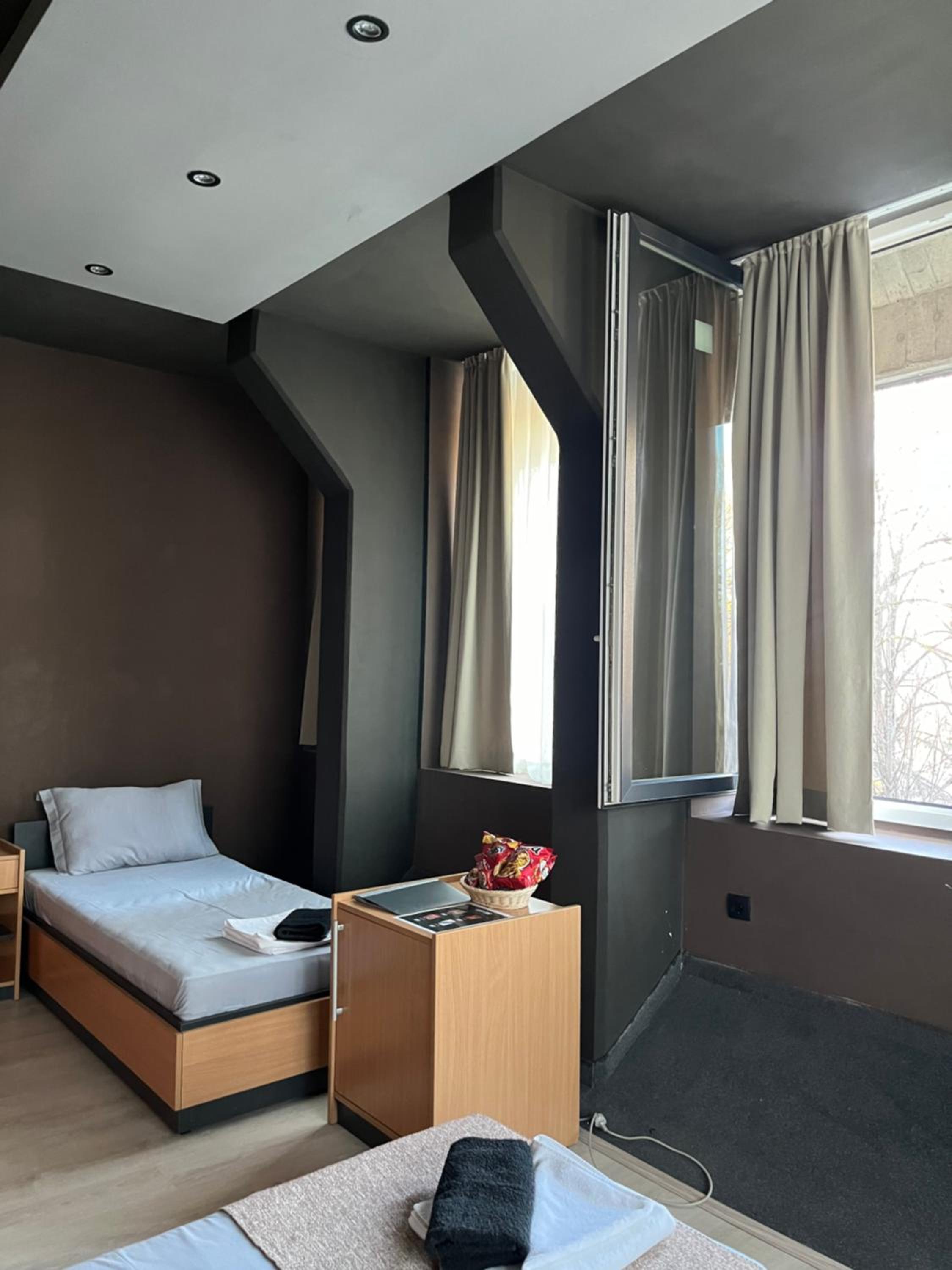 Standard Double Room - Photo 6