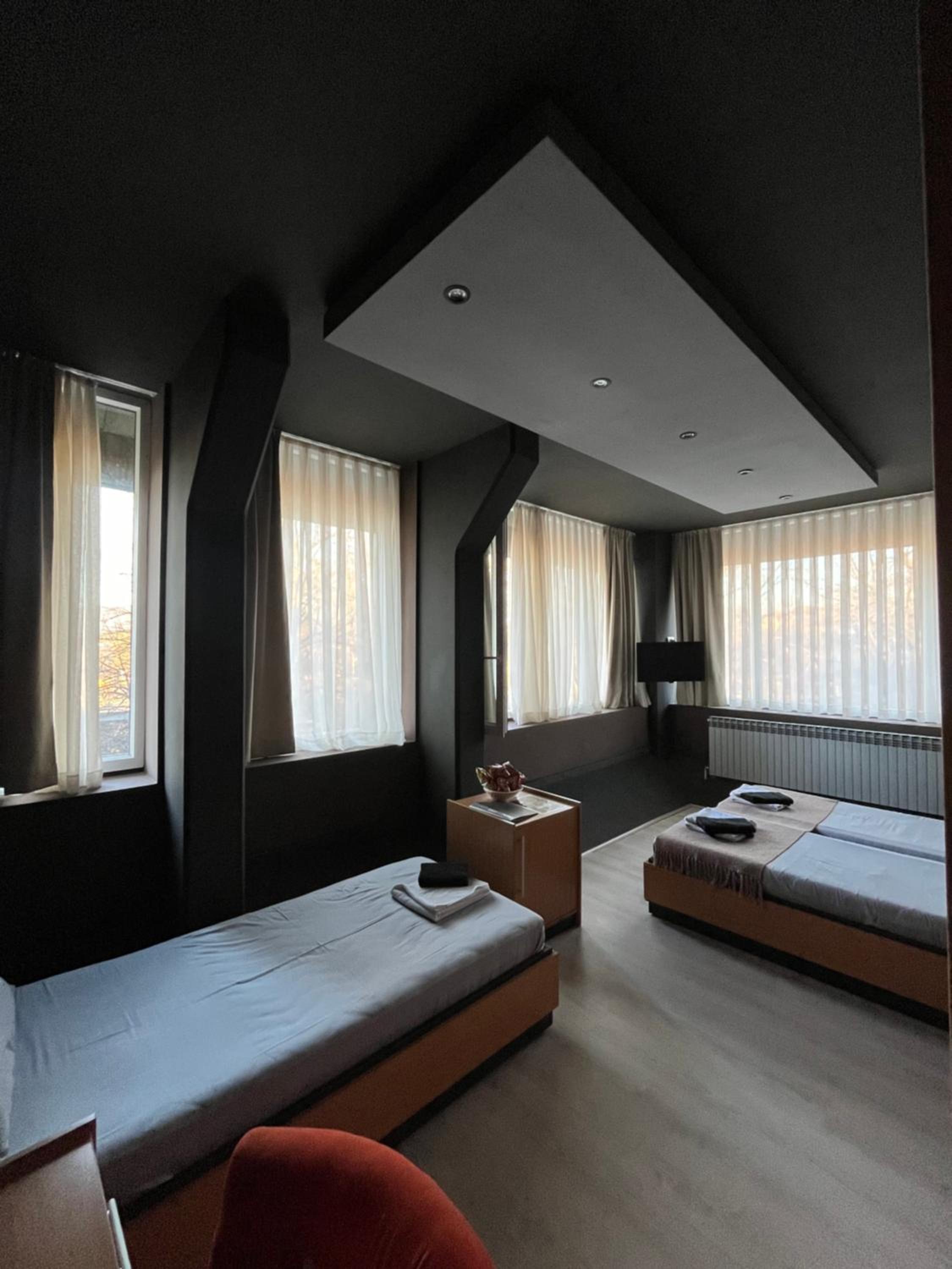 Standard Double Room - Photo 7