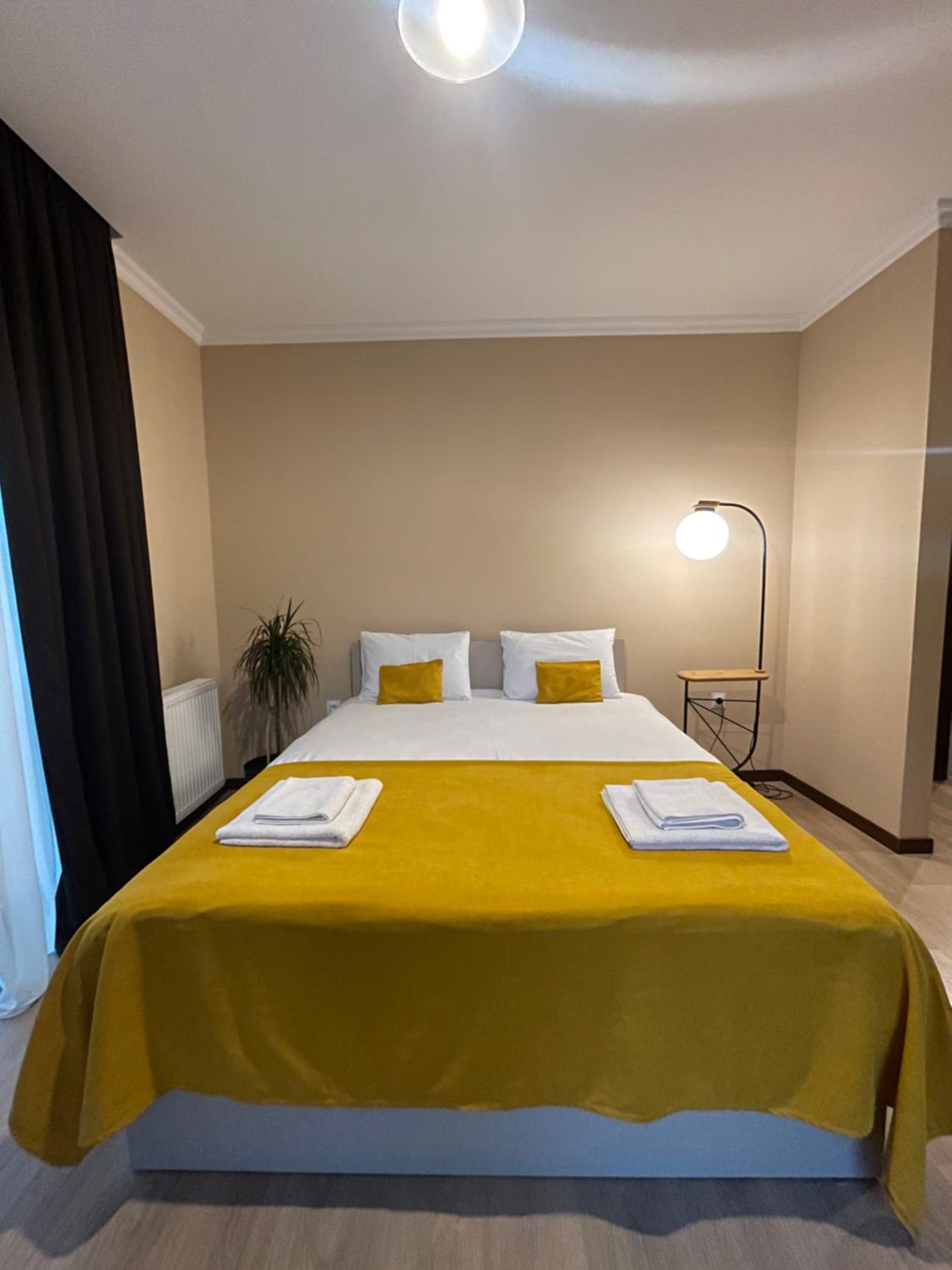 Standard Queen Room