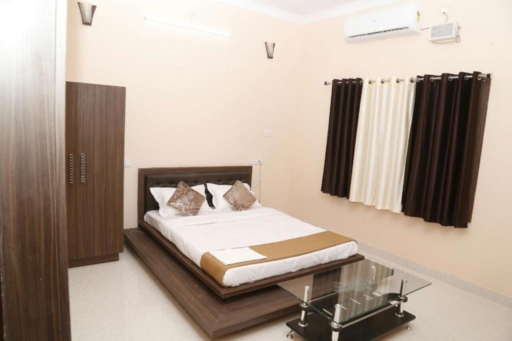 Deluxe Double Or Twin Room photo 2