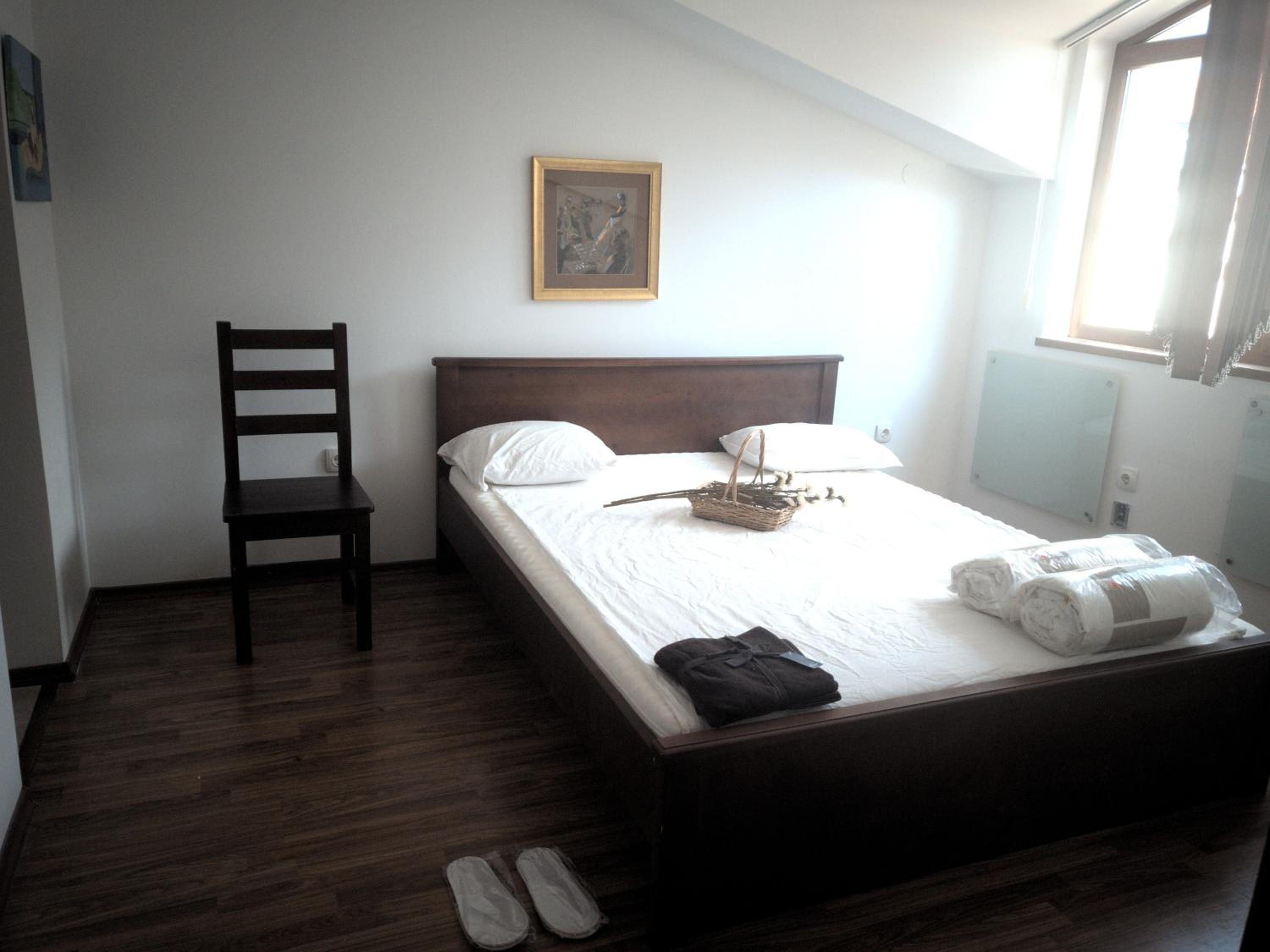 One-Bedroom Apartment - Photo 13