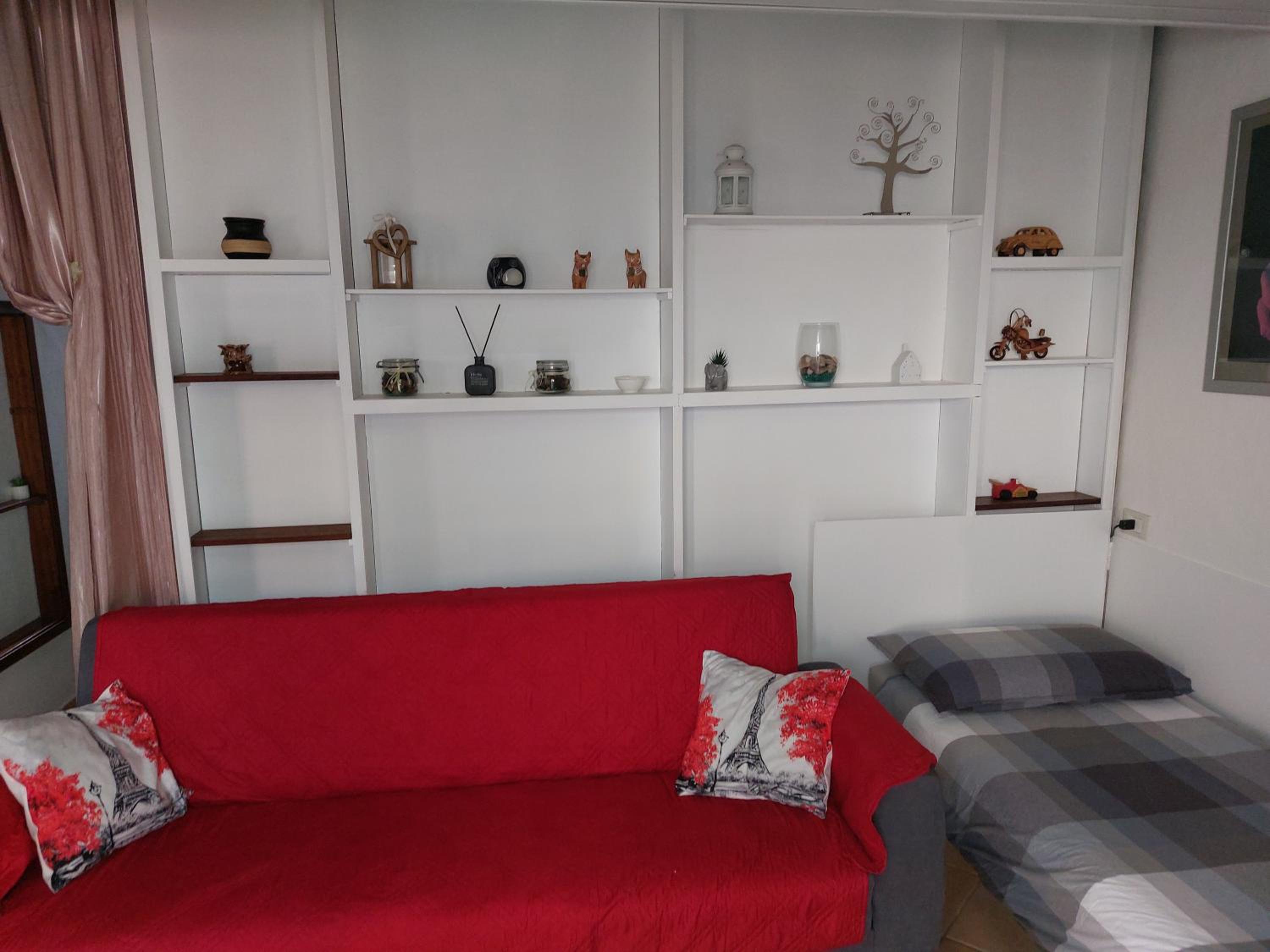 One-Bedroom Apartment photo 2