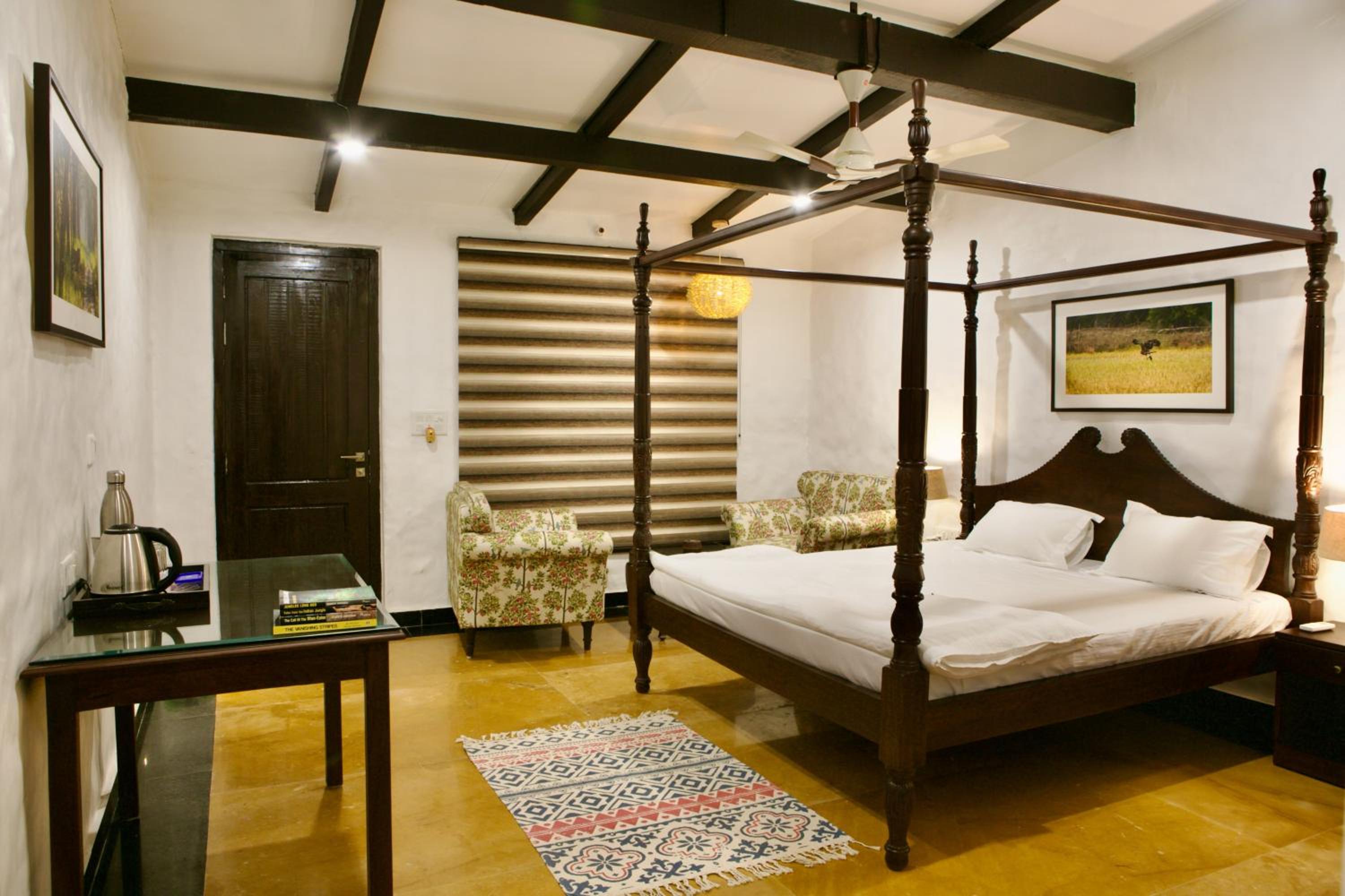 Deluxe Double Room (2 Adults + 1 Child)