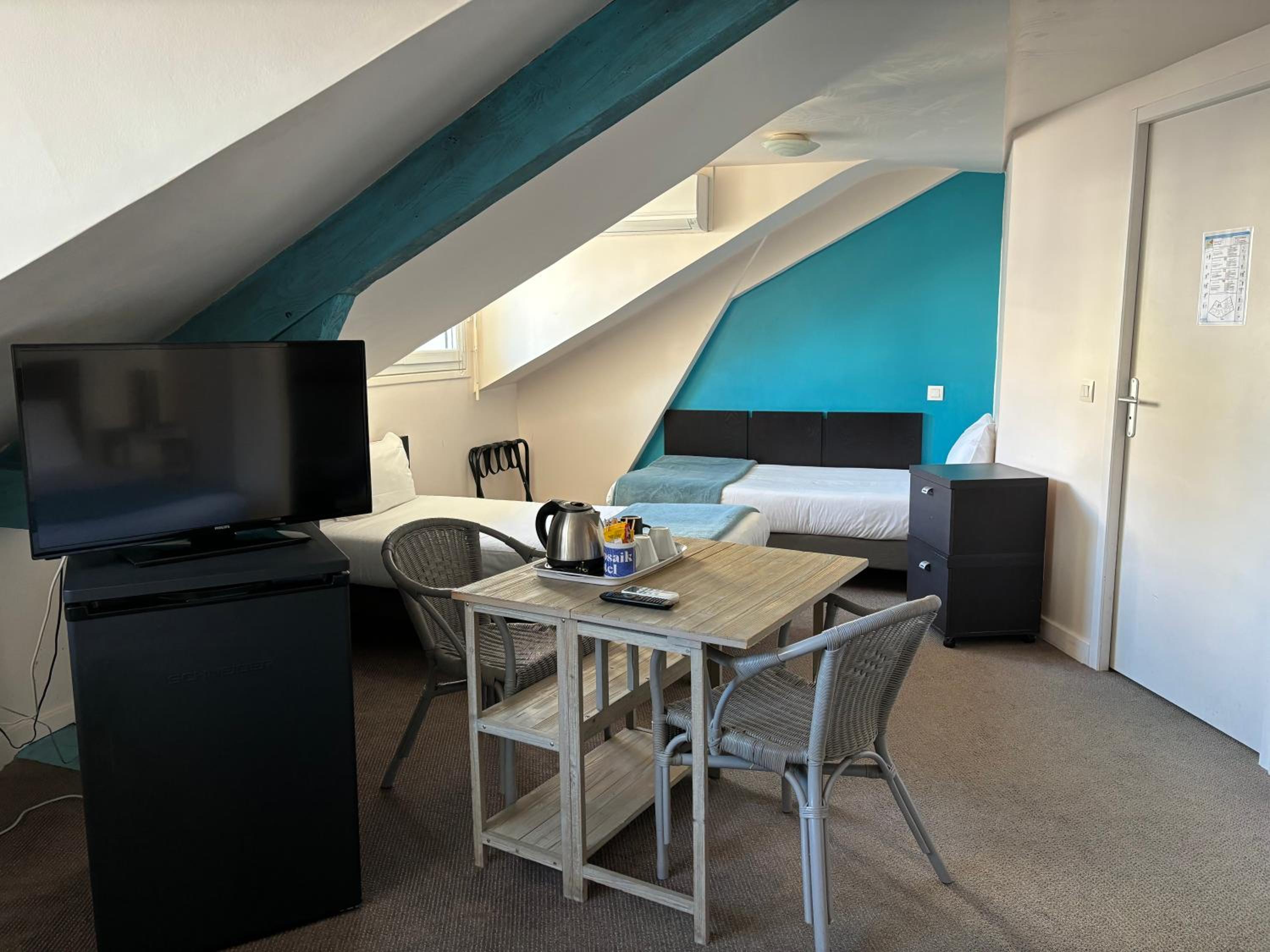 Family Room - Photo 4
