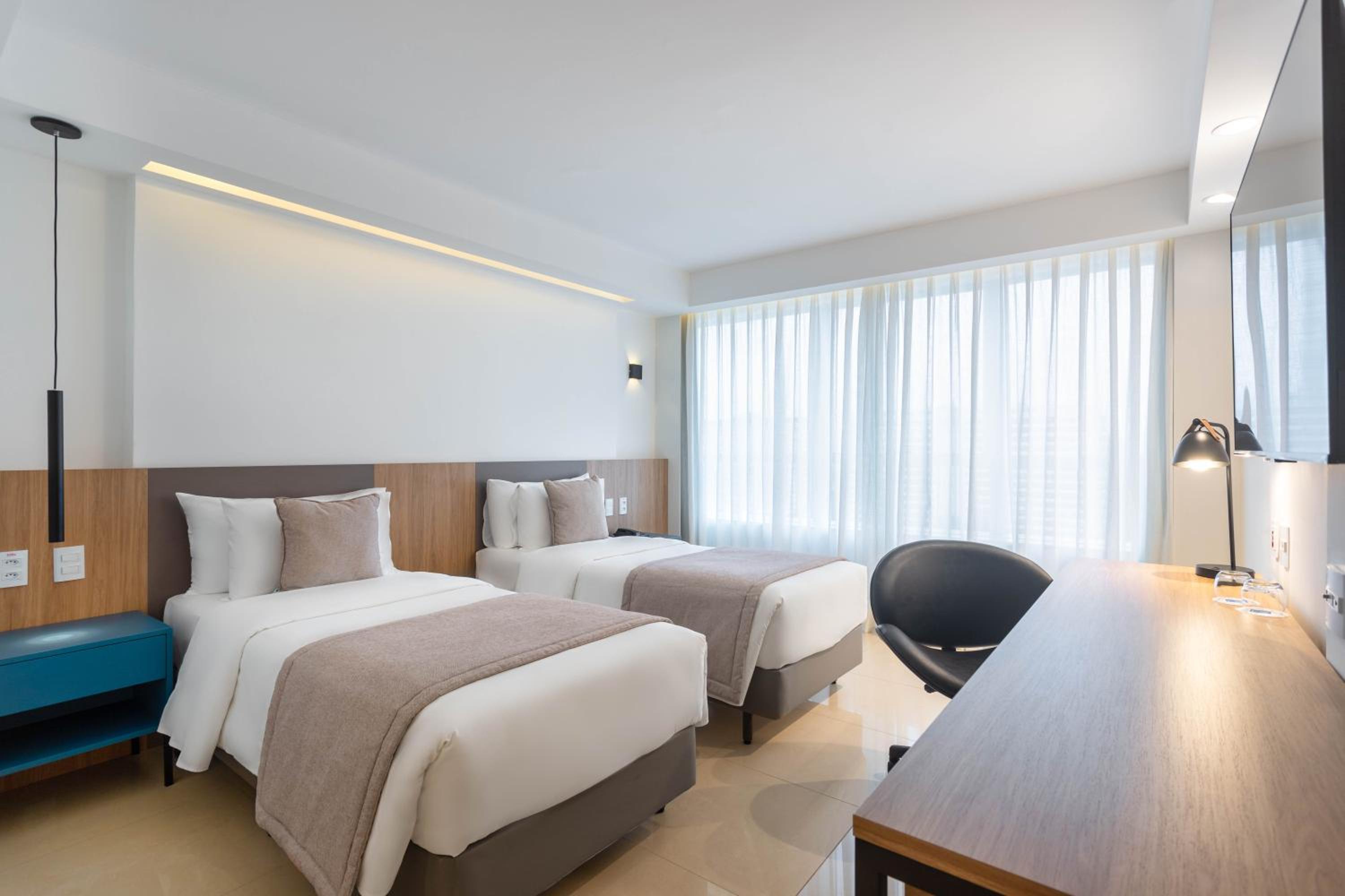 Executive Room with Two Single Beds, Non-Smoking photo 2