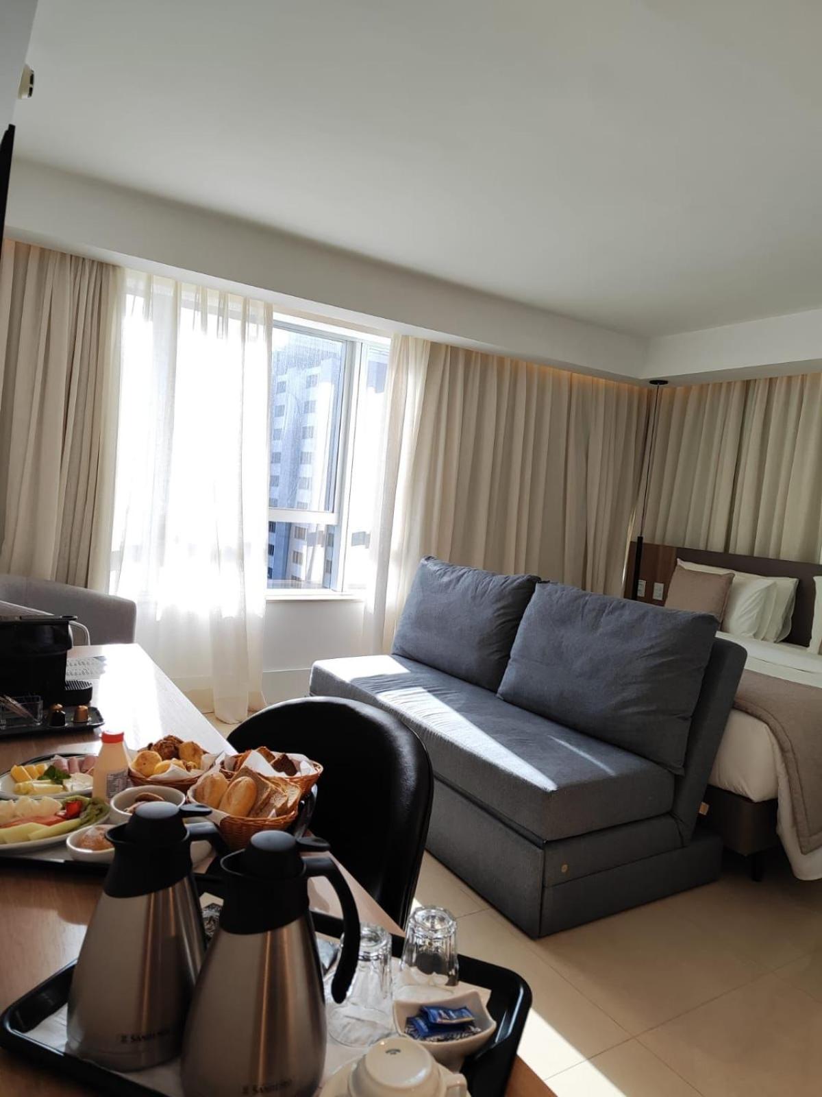 Premium Room with One Queen Bed, Non-Smoking photo 2