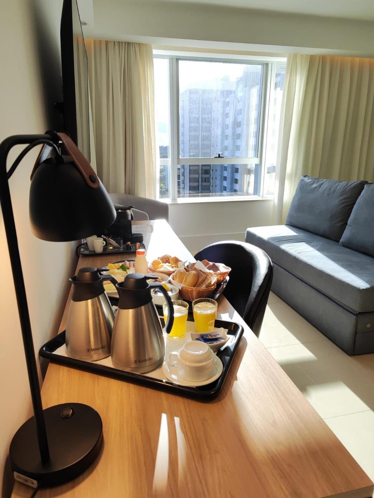 Premium Room with One Queen Bed, Non-Smoking photo 3