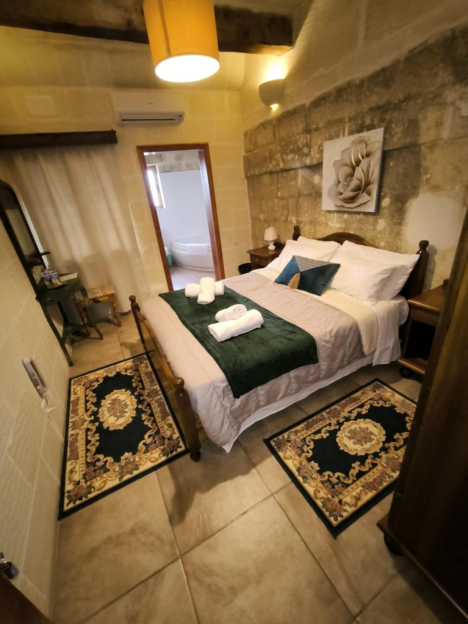 Double Room With Balcony And Sea View