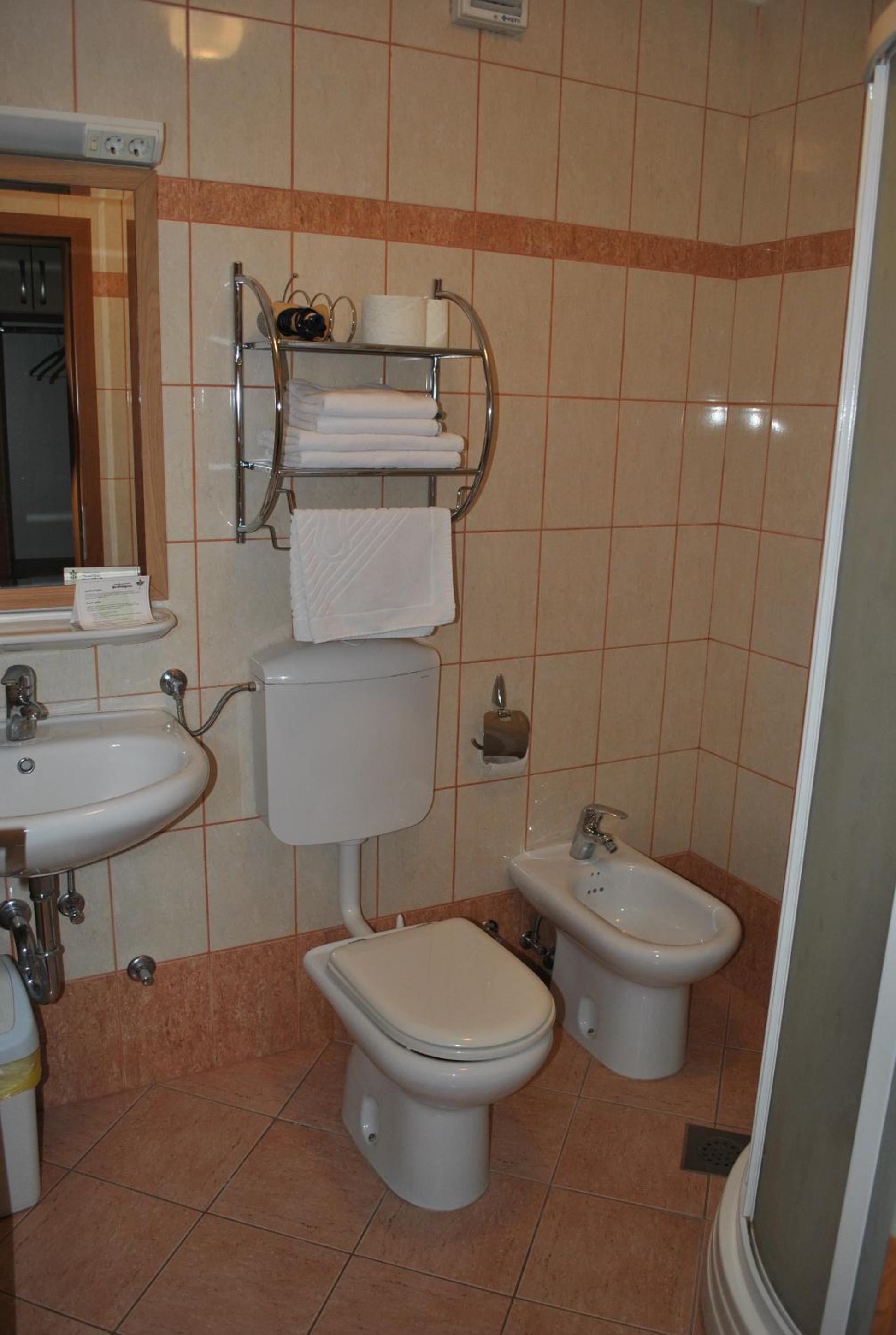 Double Room - Photo 3
