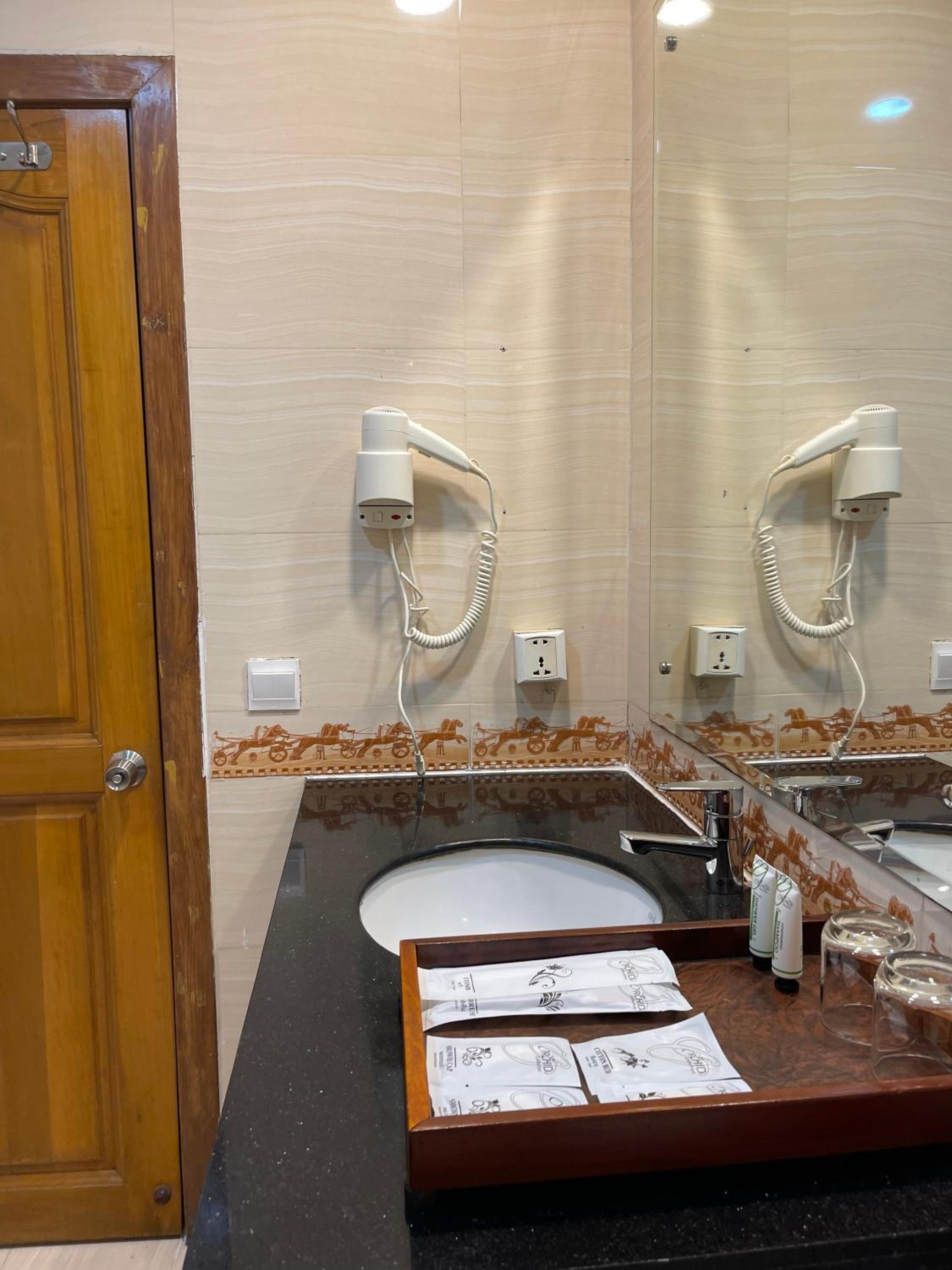 Superior Twin Room - Photo 4
