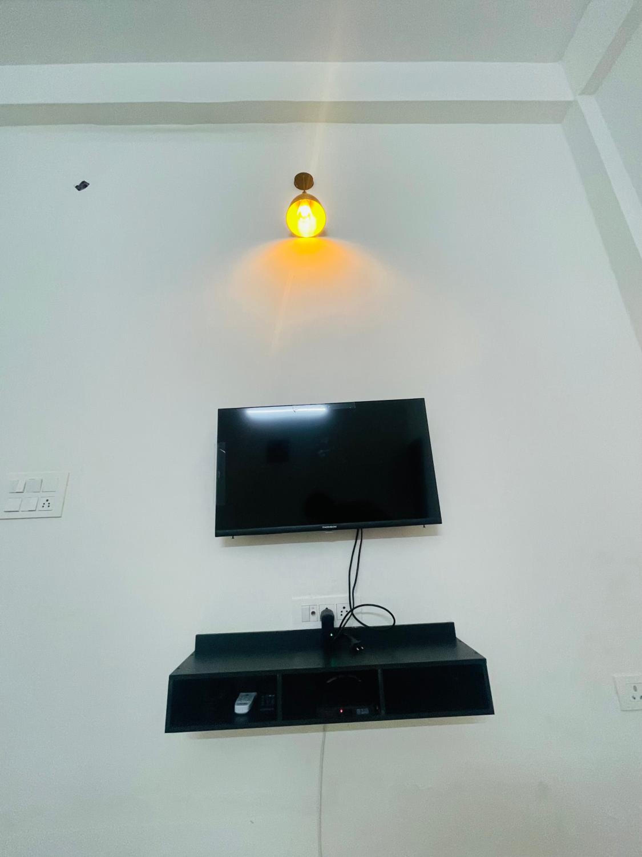 Family Room With Garden View photo 2