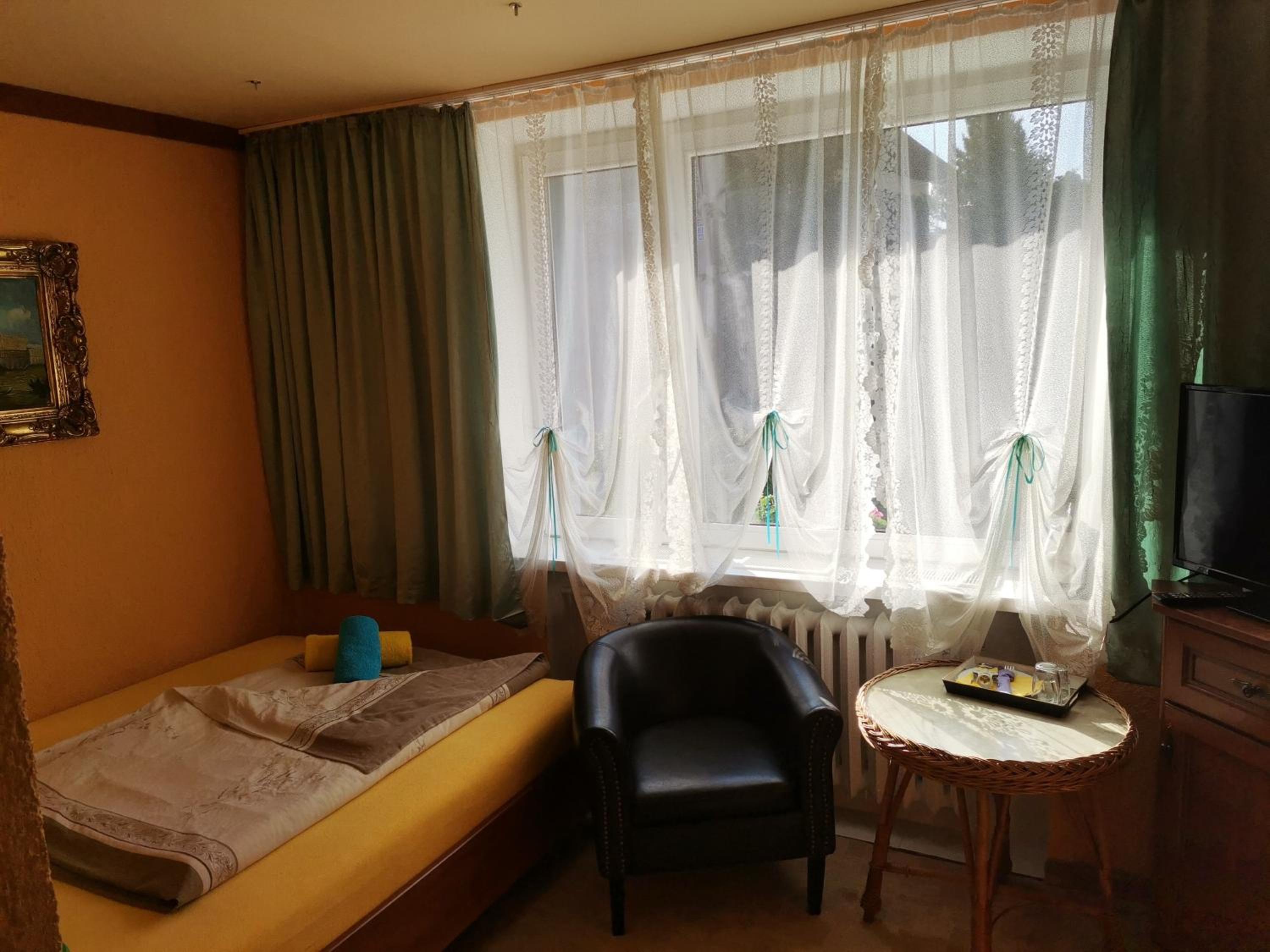 Single Room photo 2