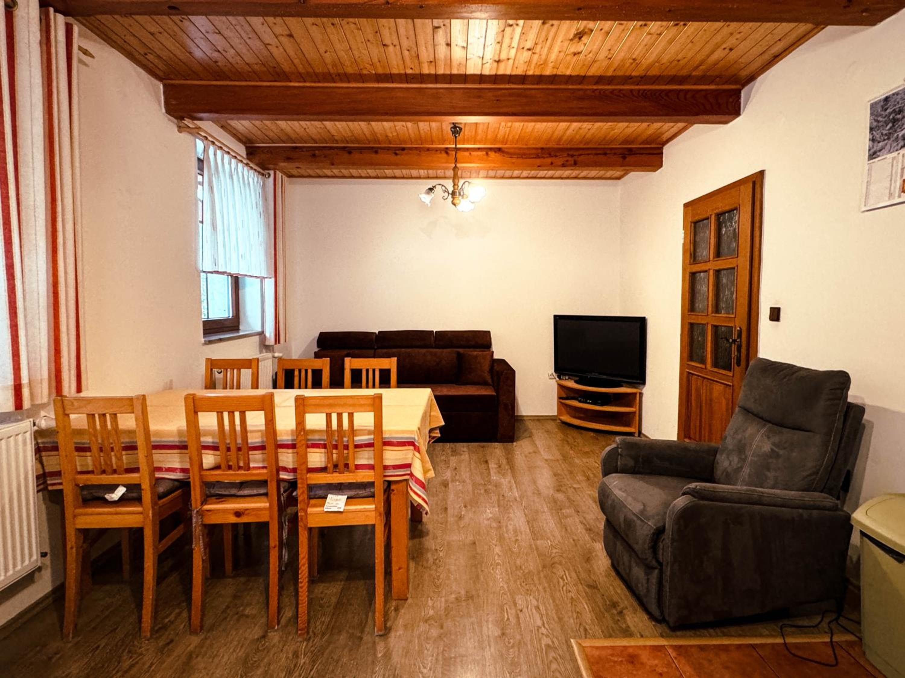 Apartment (5 Adults) photo 2