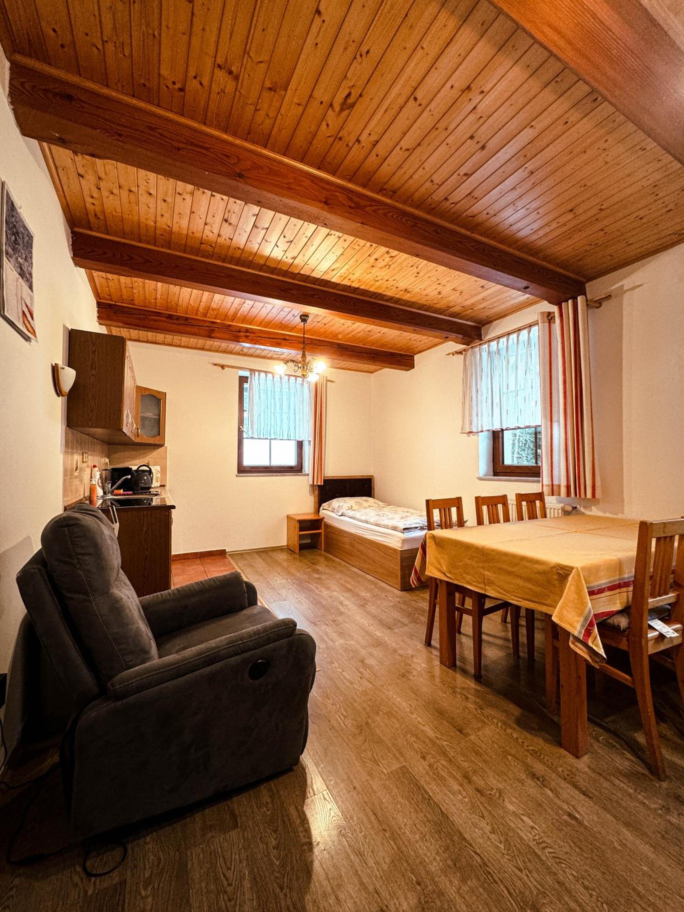 Apartment (5 Adults) photo 3