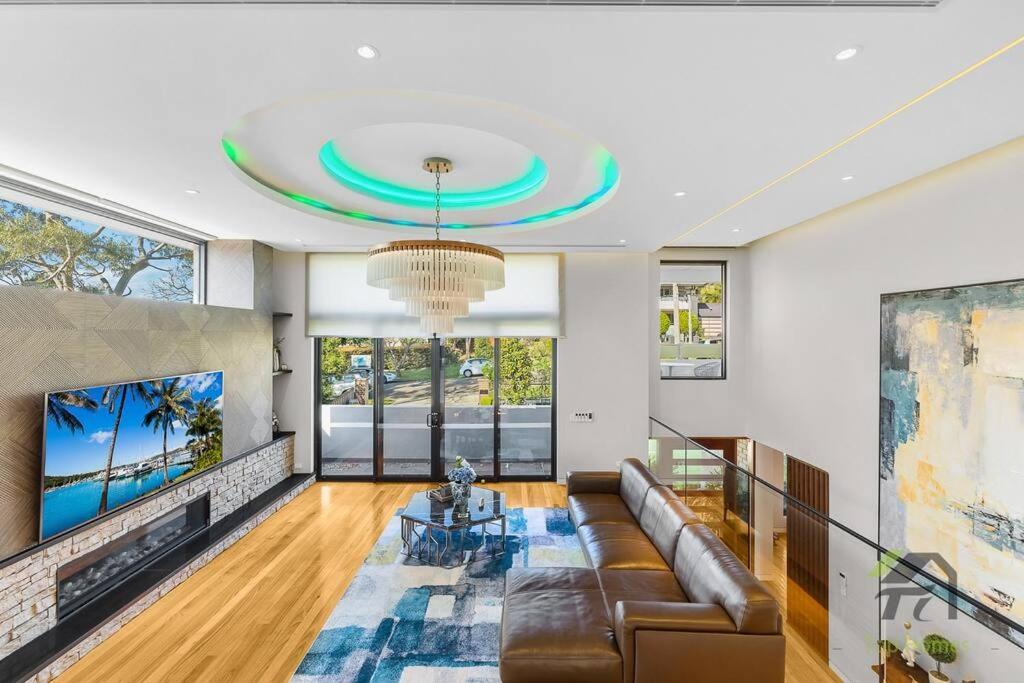 Villa photo 2