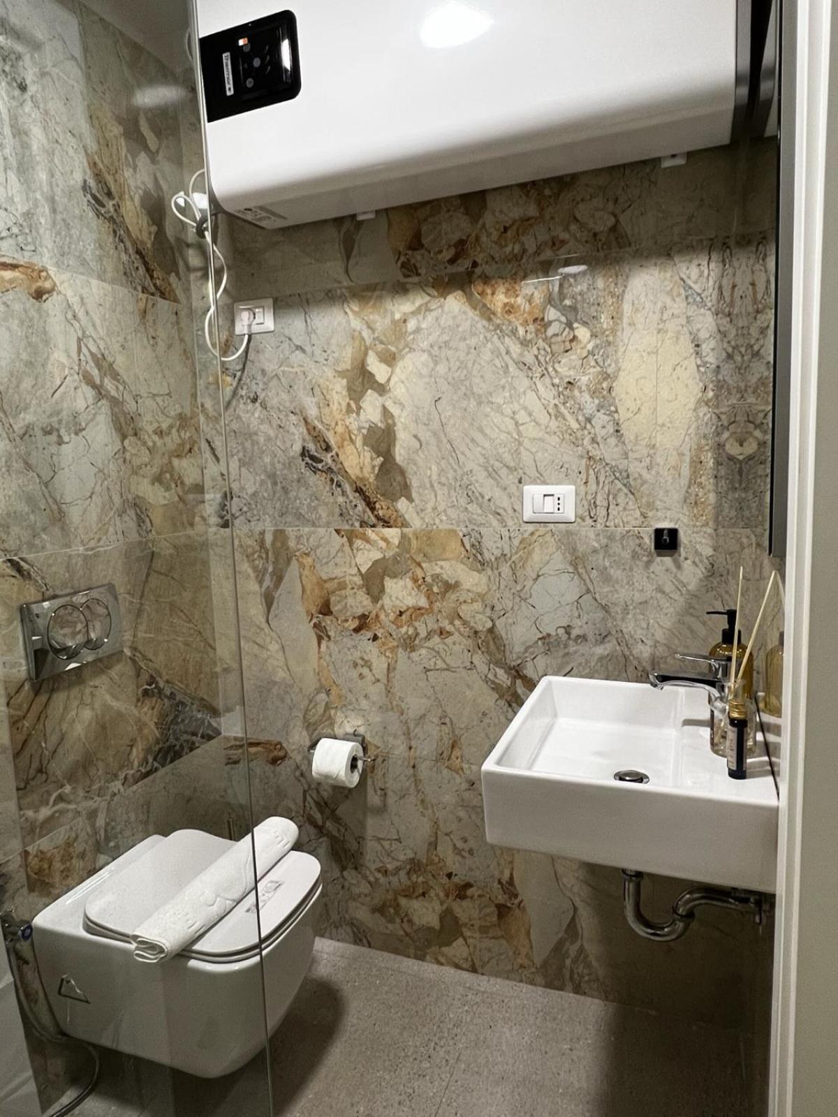 Family Room with Private Bathroom photo 3