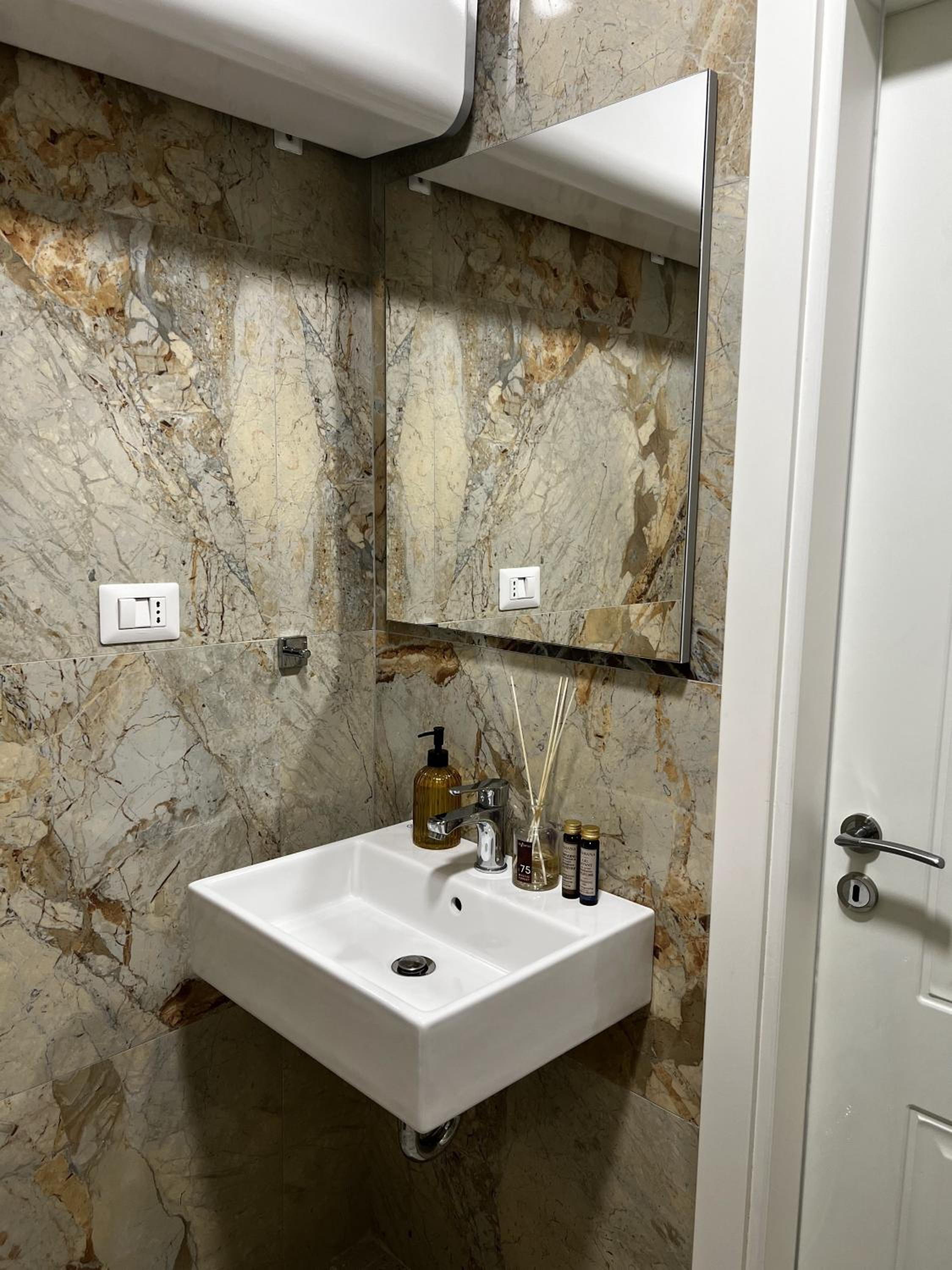 Family Room with Private Bathroom photo 2