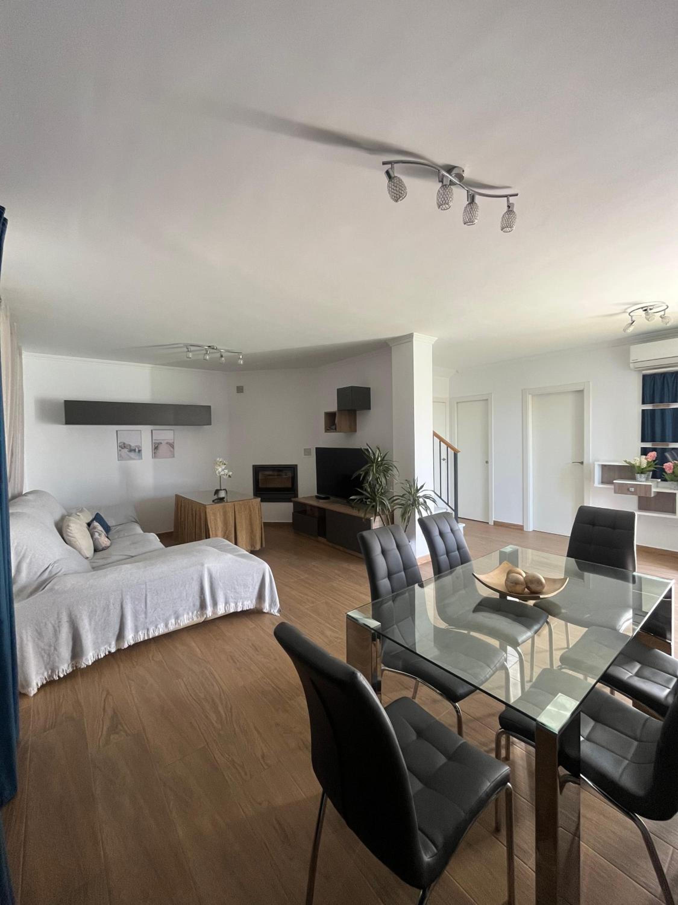 Casa de Seis Habitaciones