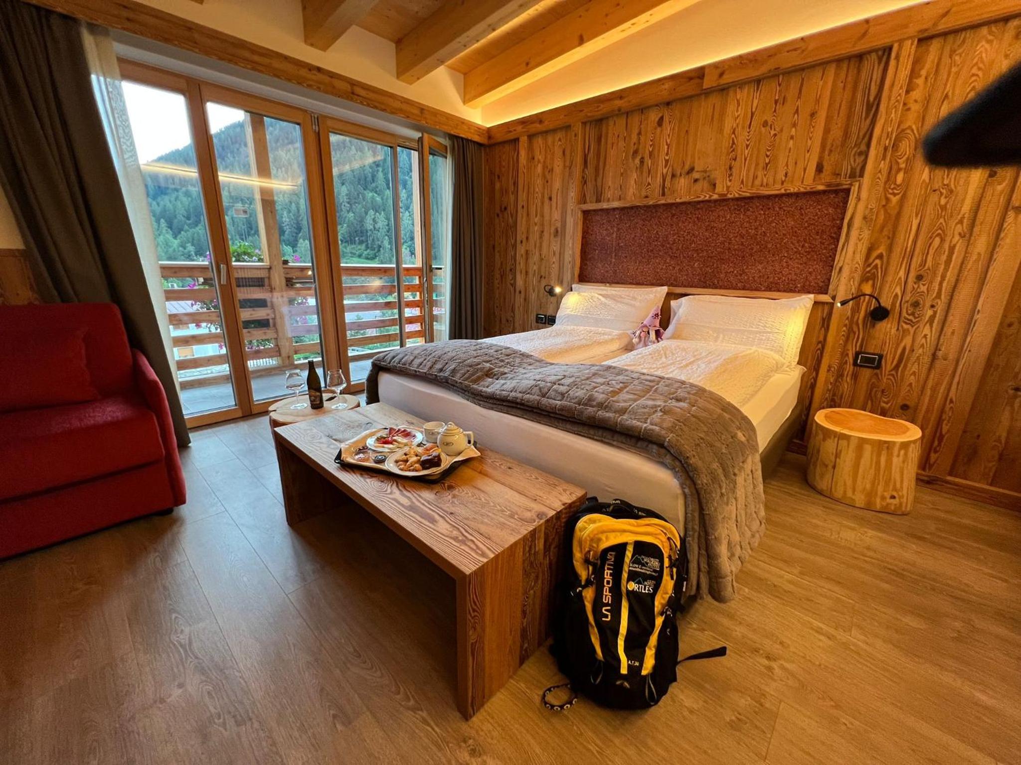 Superior Deluxe Double or Twin Room  photo 2
