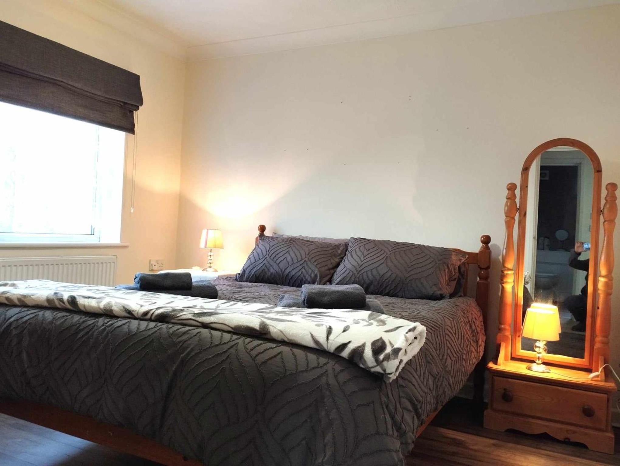Three-Bedroom House photo 2