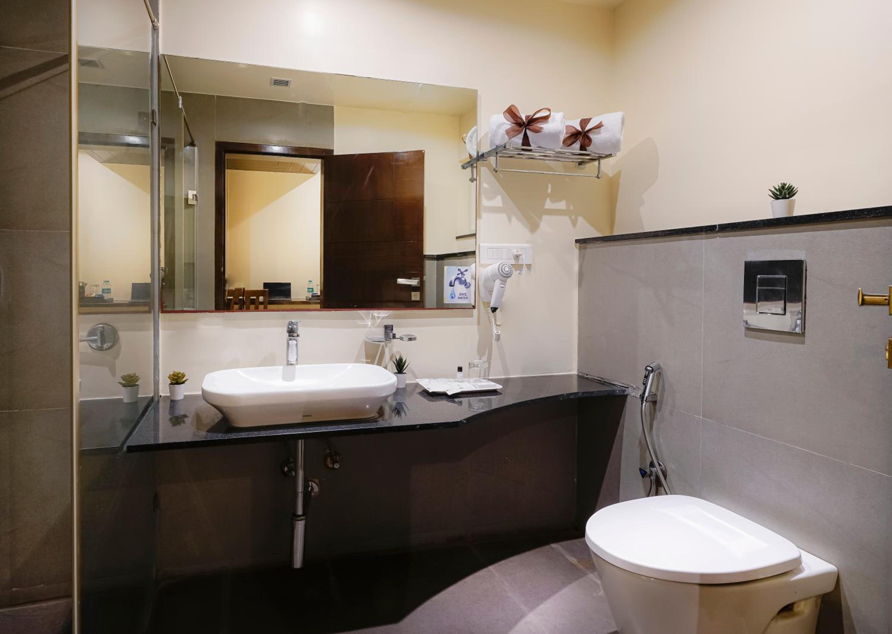Standard Double Room - Photo 3