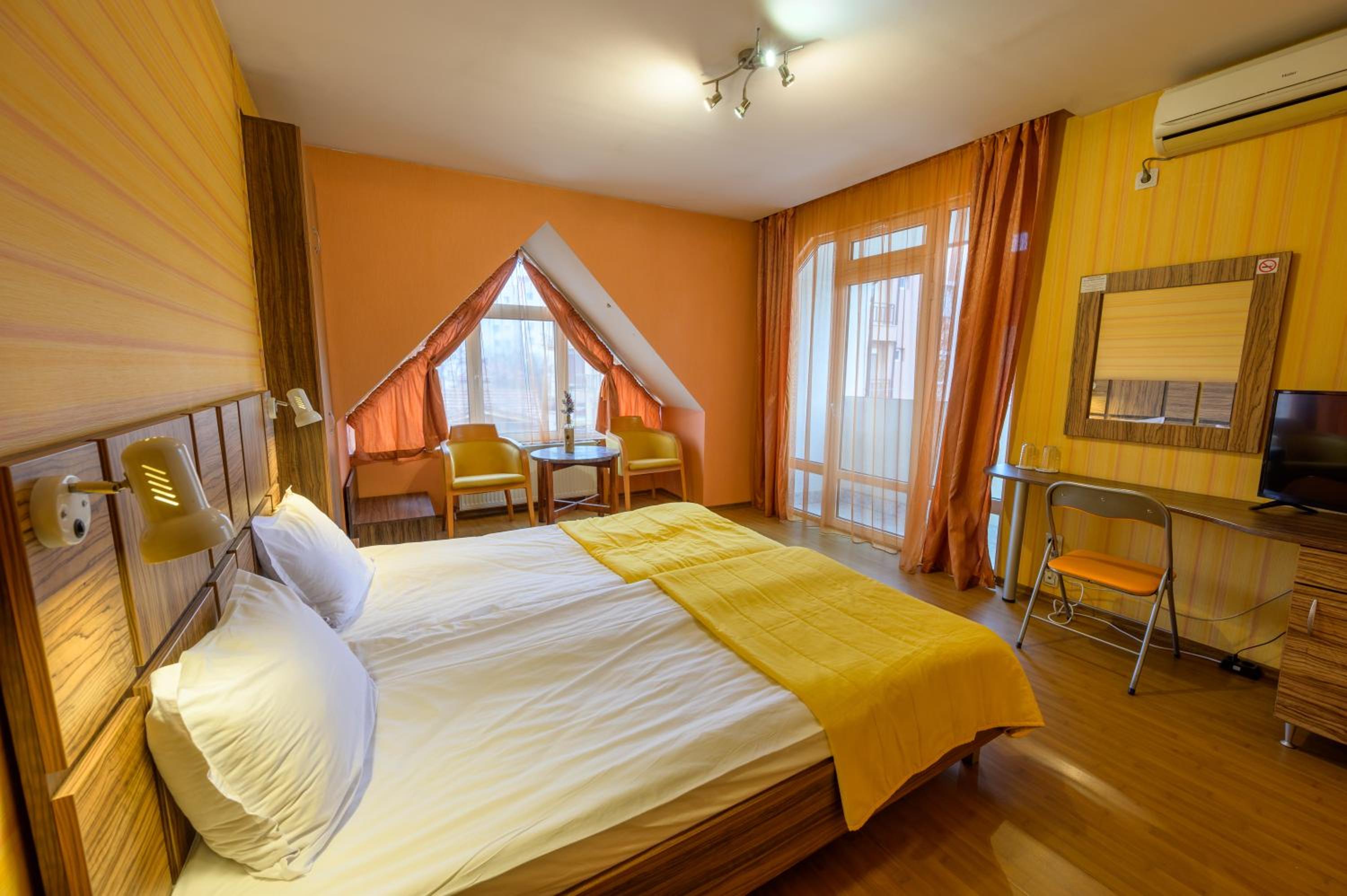 Deluxe Double or Twin Room