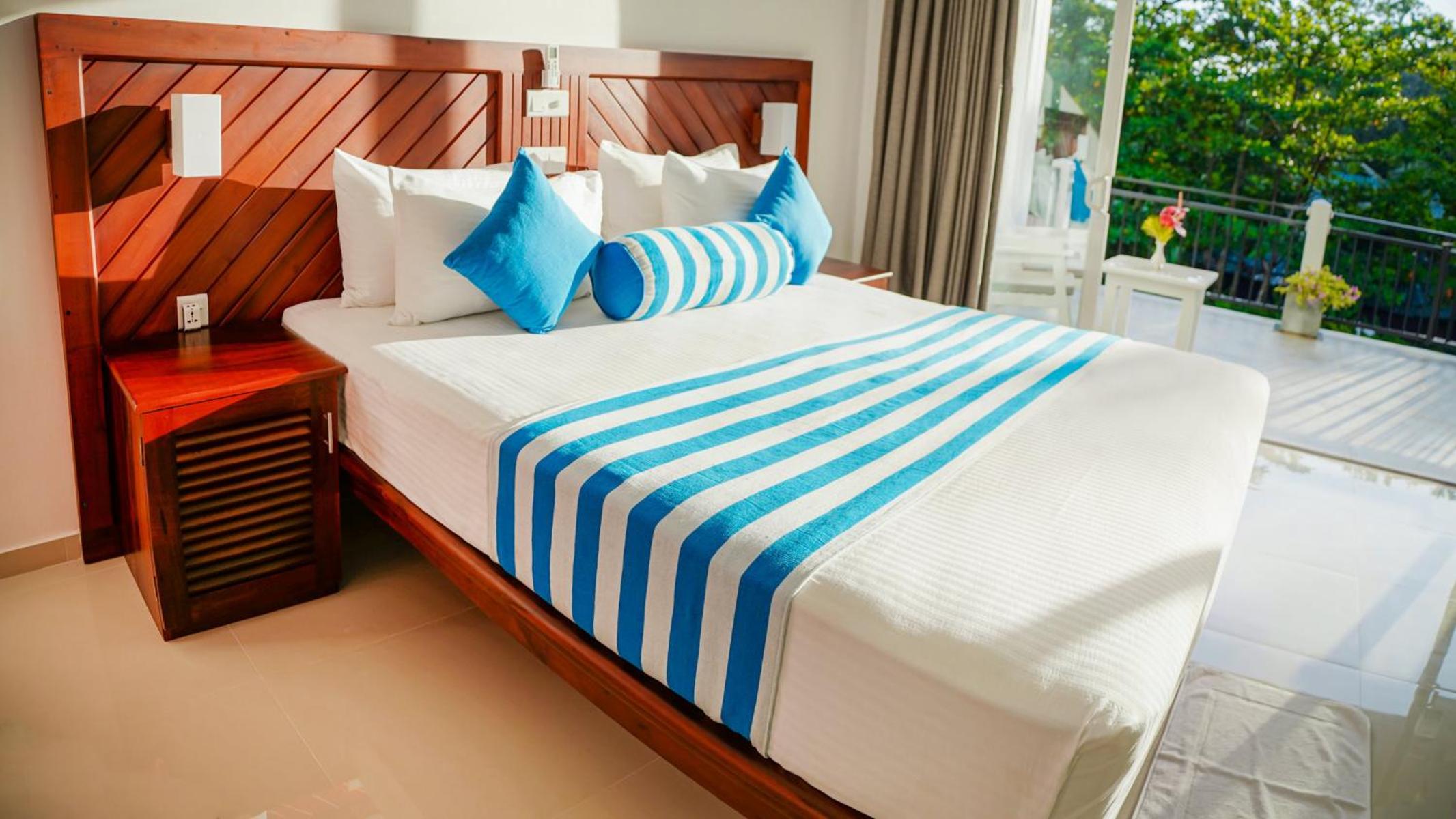 Deluxe Double Room with Balcony photo 1