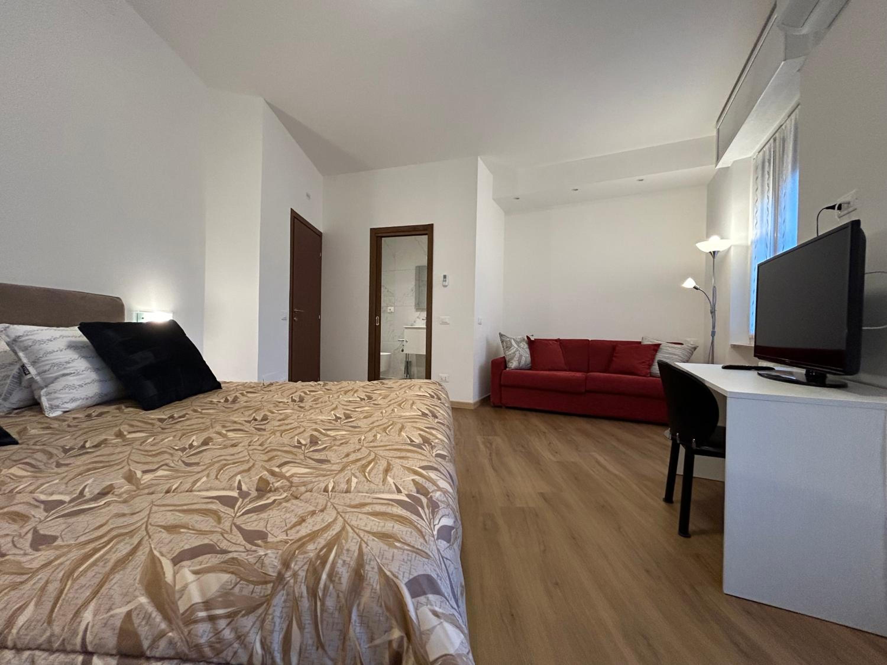 Deluxe Double or Twin Room with Balcony photo 3