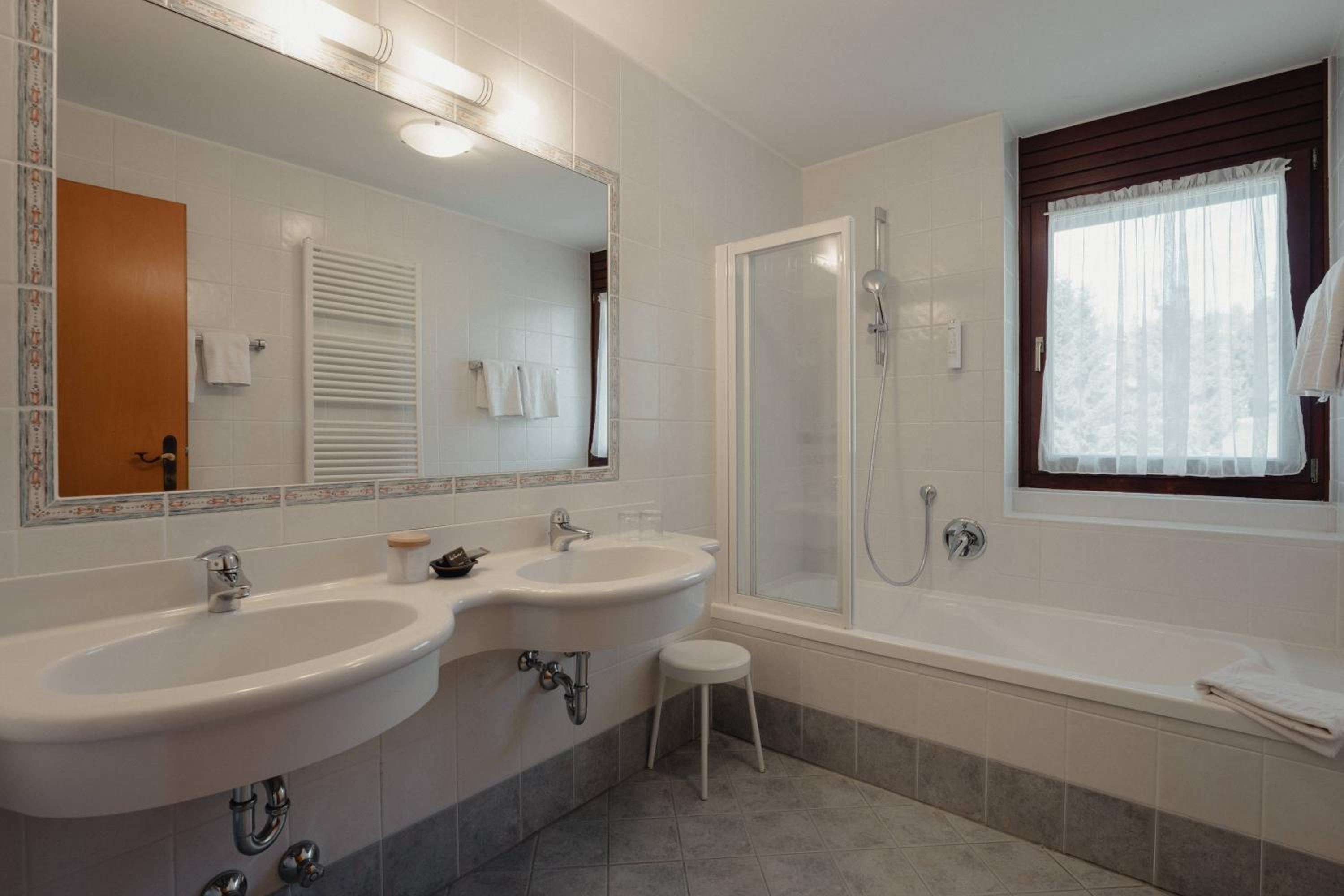 Two-Bedroom Suite photo 3