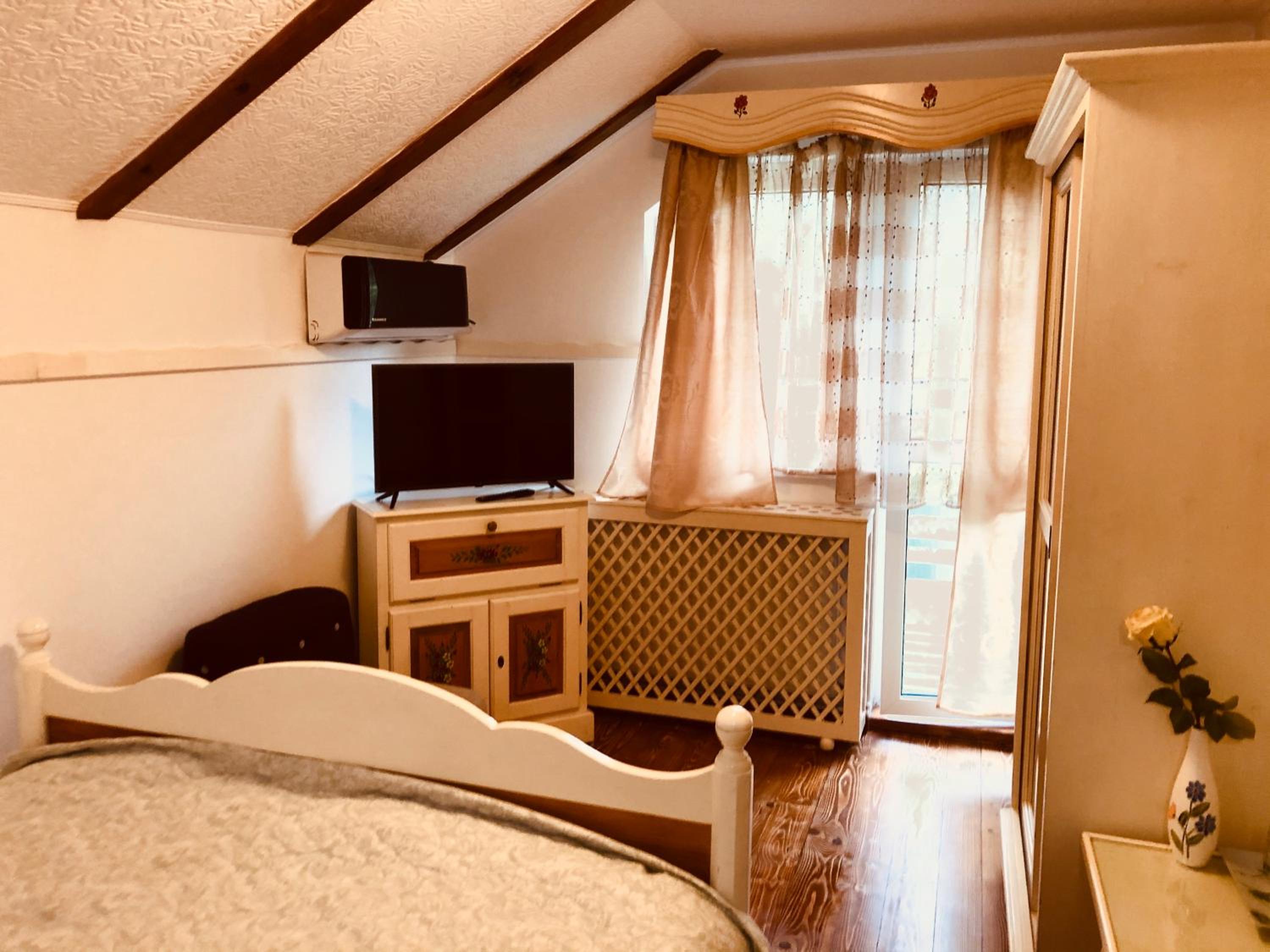 Standard Double Room with Shared Bathroom photo 3