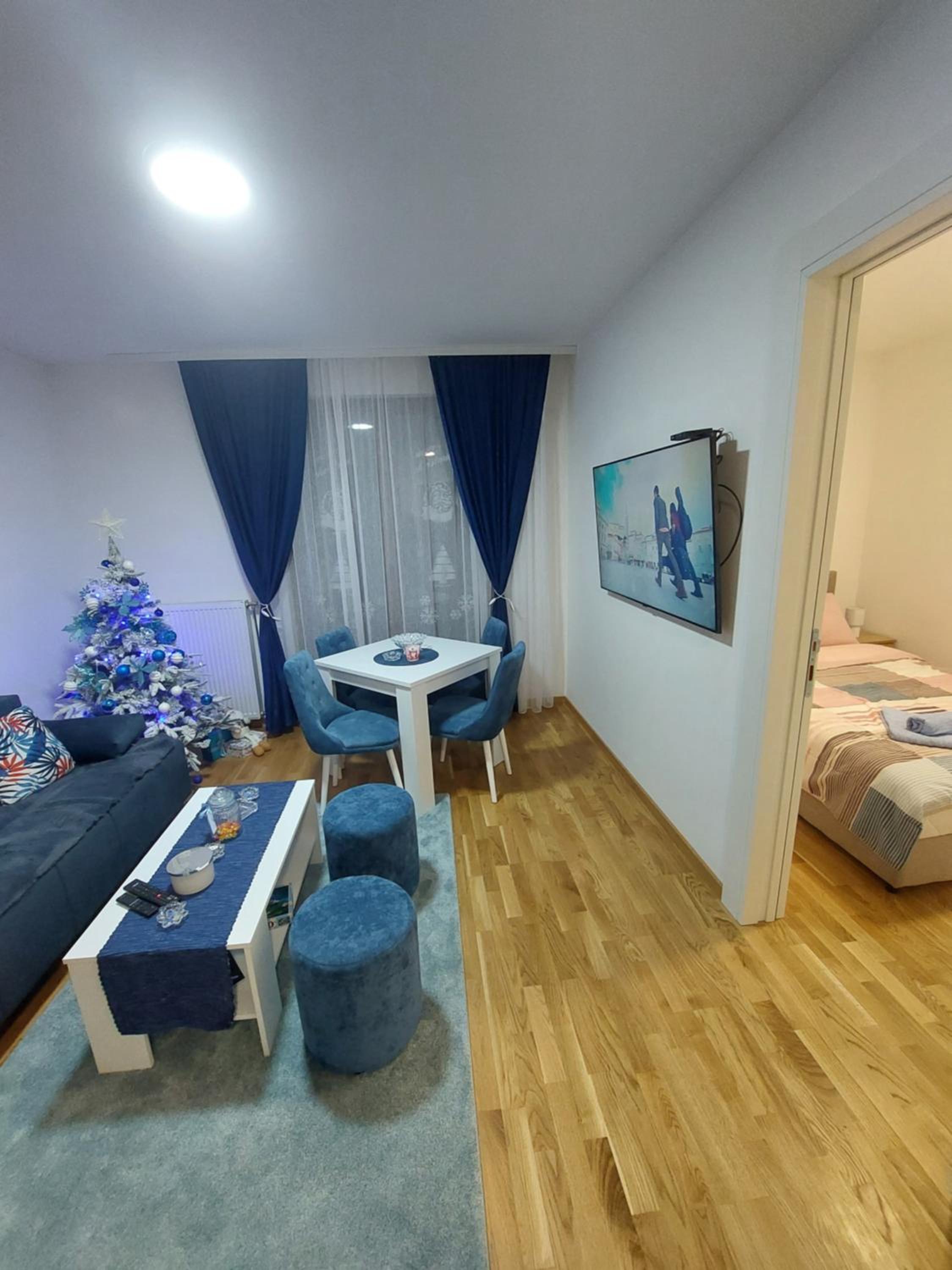 One-Bedroom Apartment photo 1