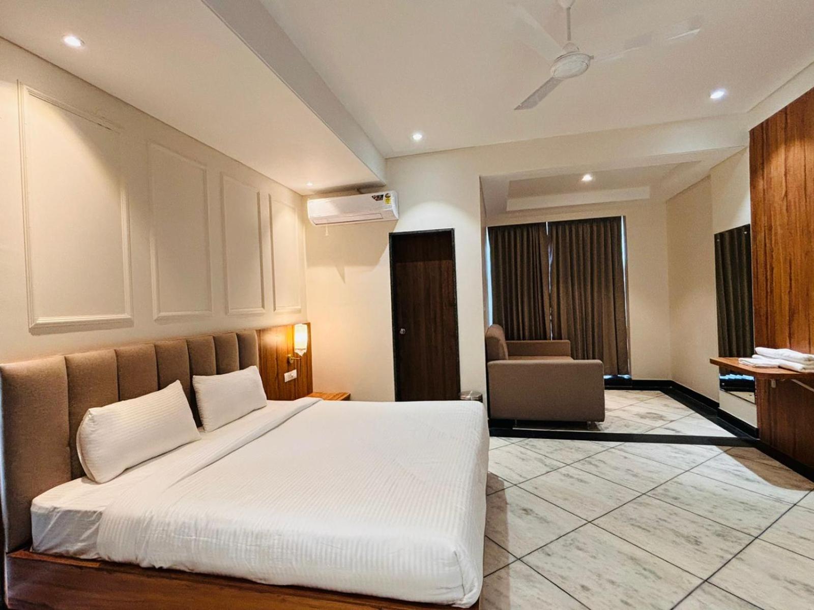 Suite - Photo 2
