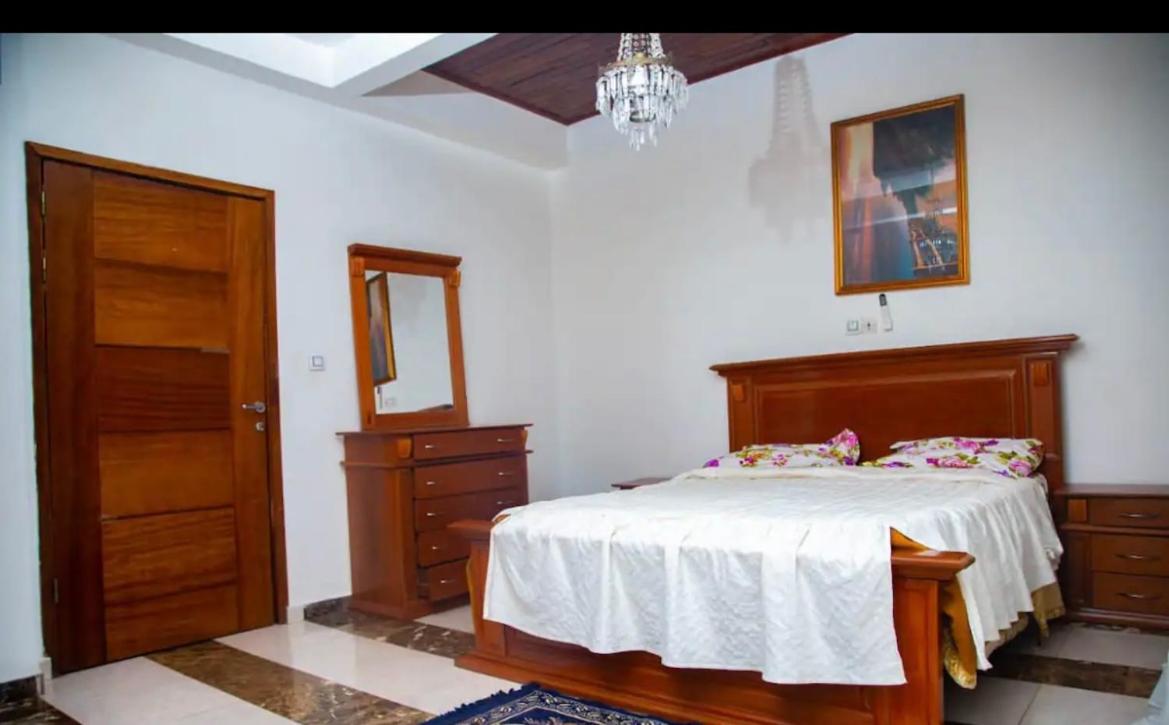 One-Bedroom House photo 1