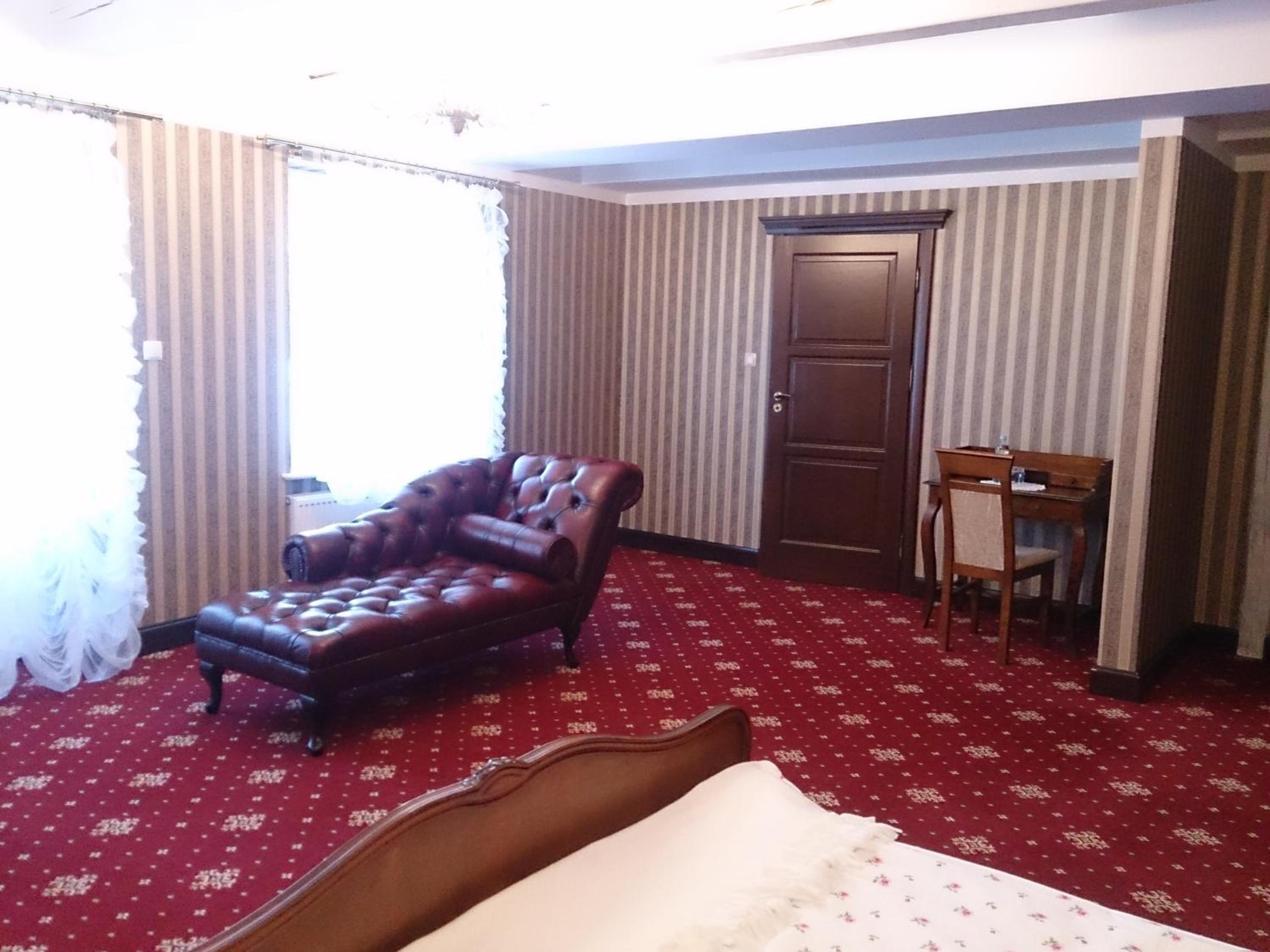 Apartment with Balcony photo 3