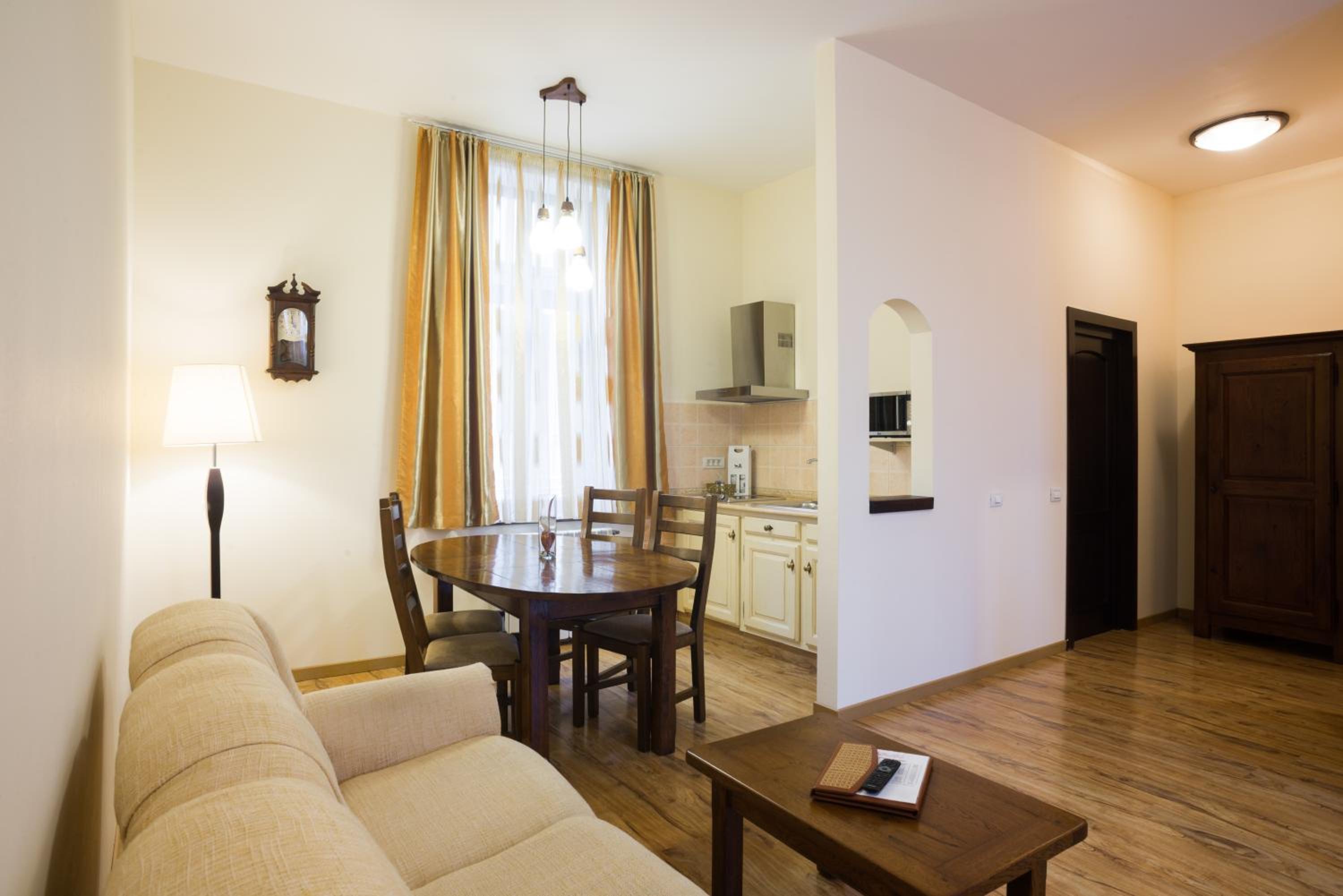 One-Bedroom Suite photo 2