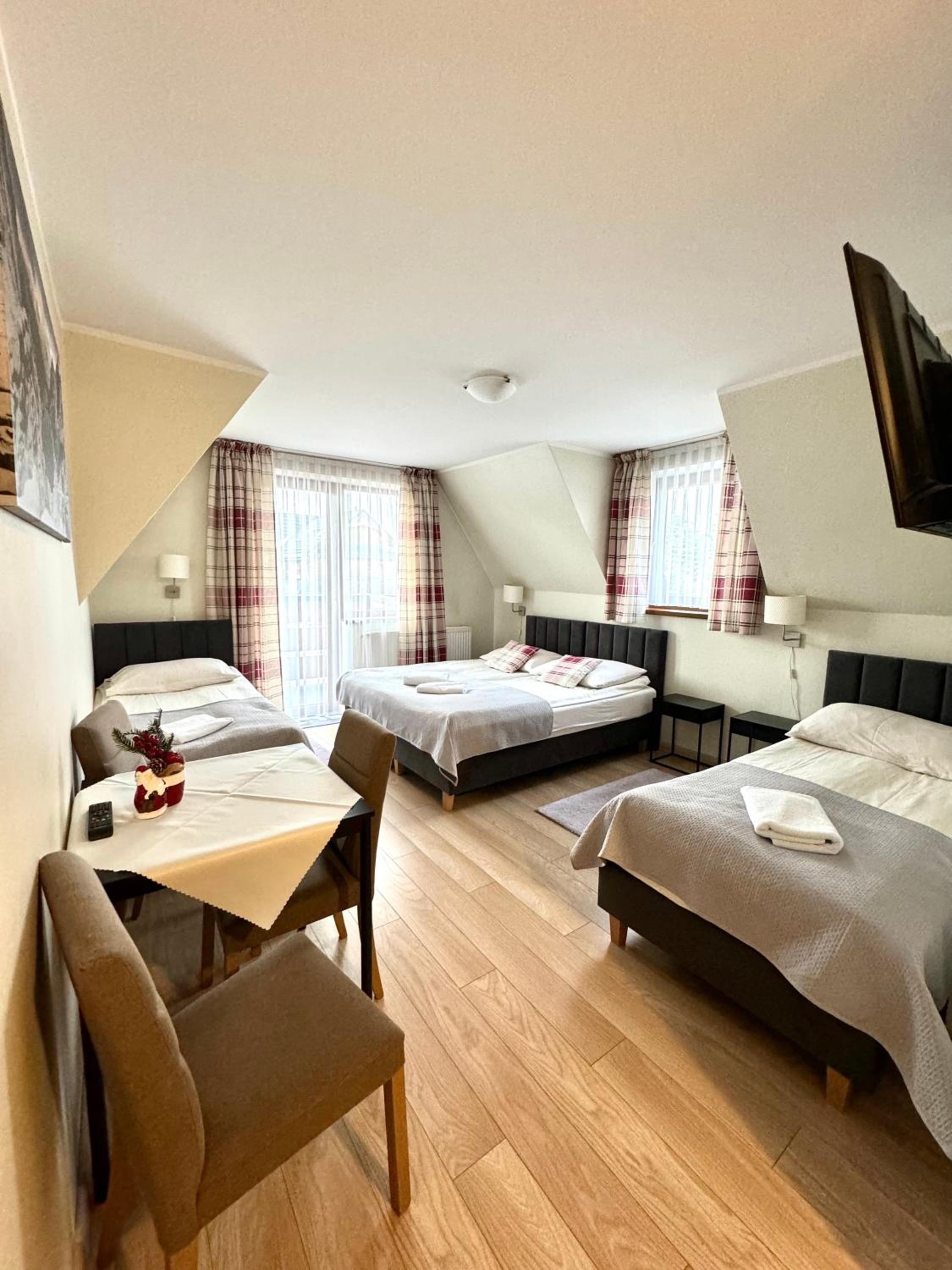 Quadruple Room with Balcony photo 2