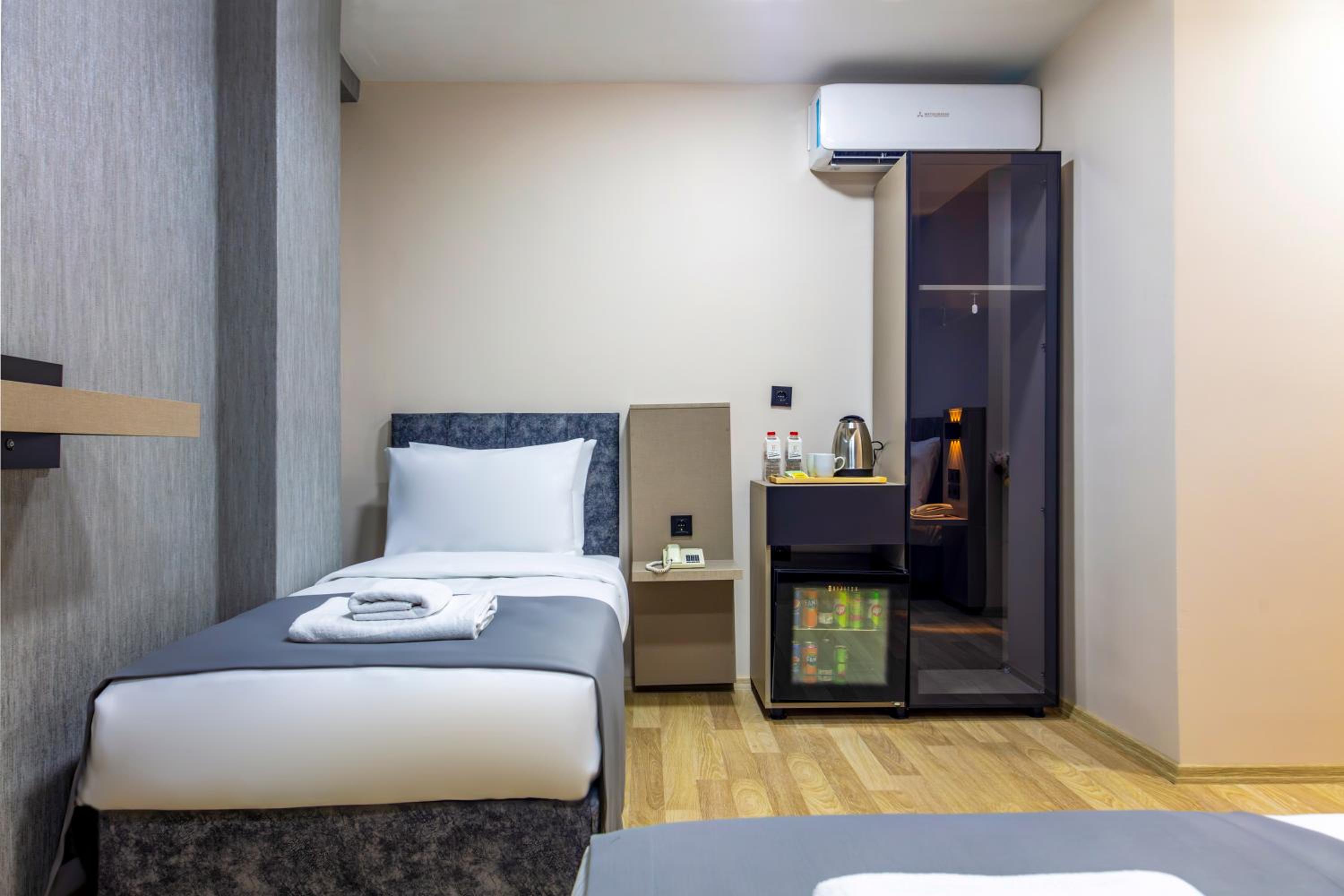 Superior Triple Room photo 3