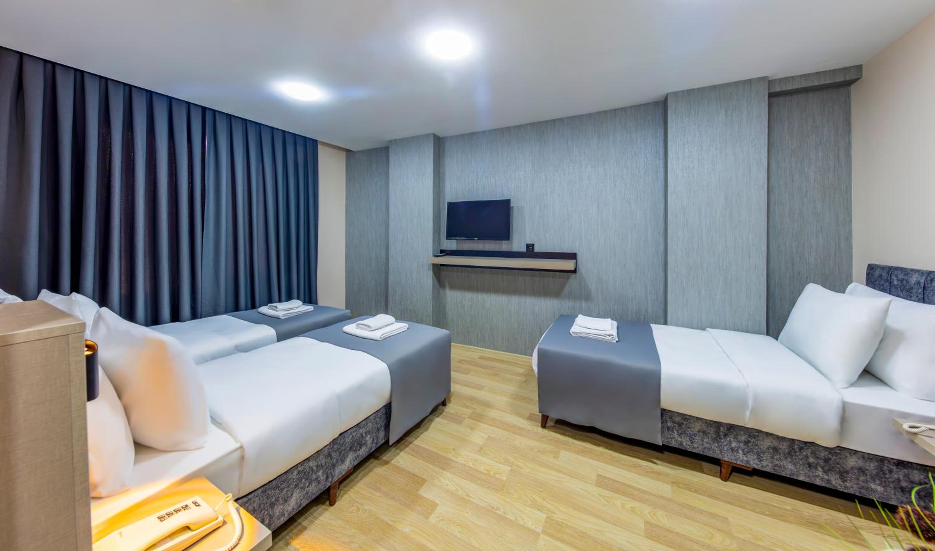 Superior Triple Room photo 2