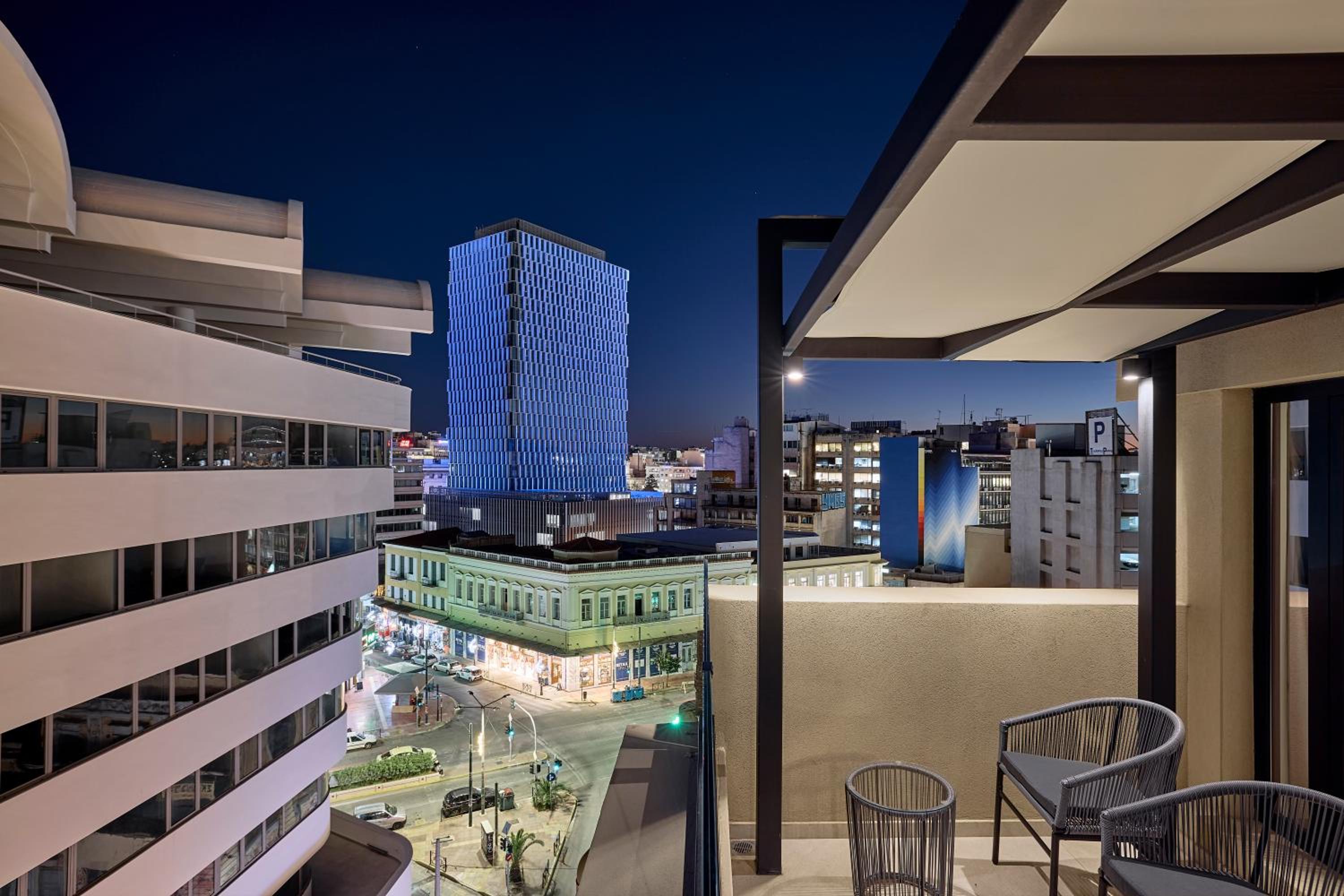 Superior Suite with Terrace and City View - Photo 12