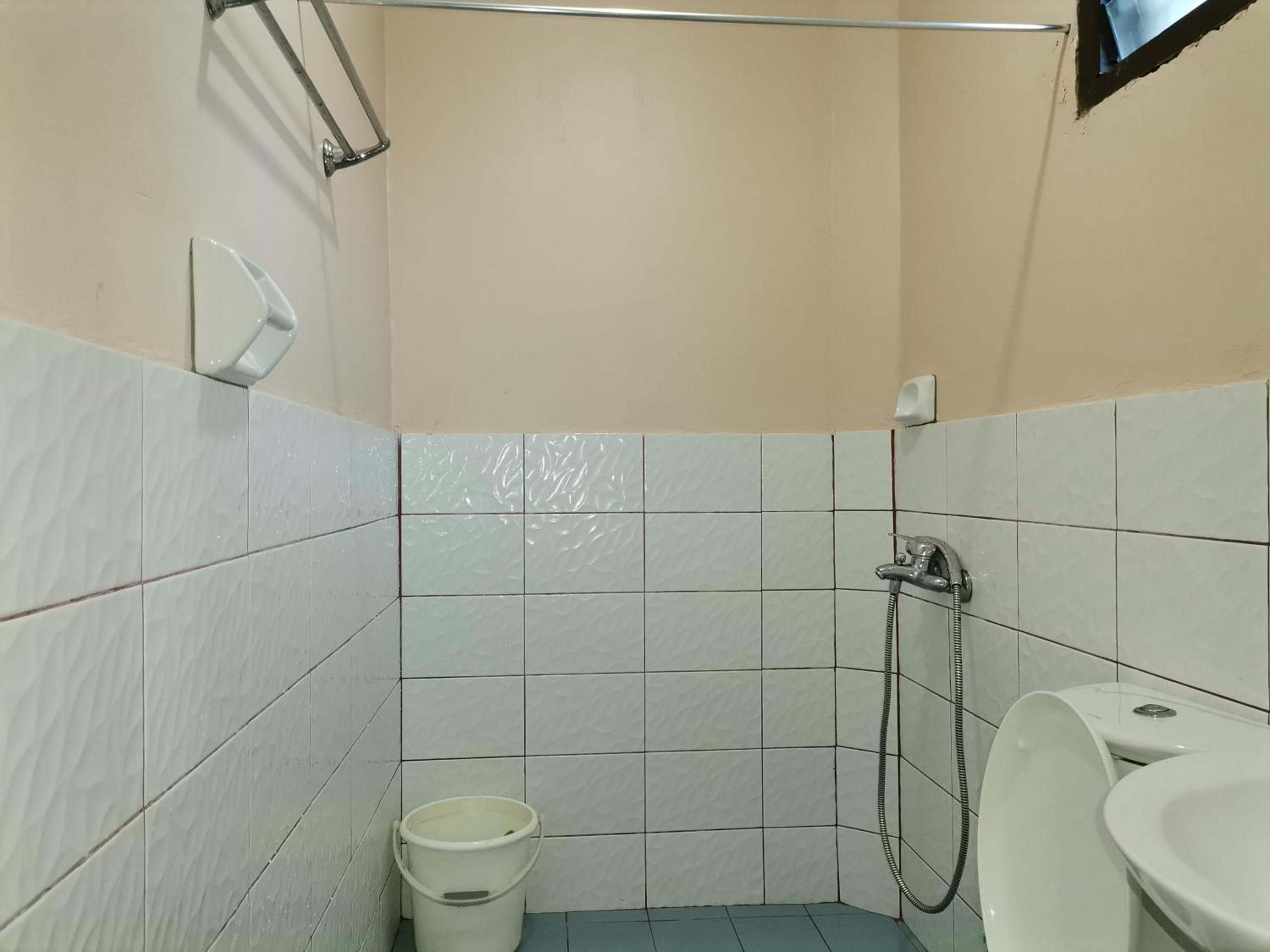 Basic Triple Room photo 2