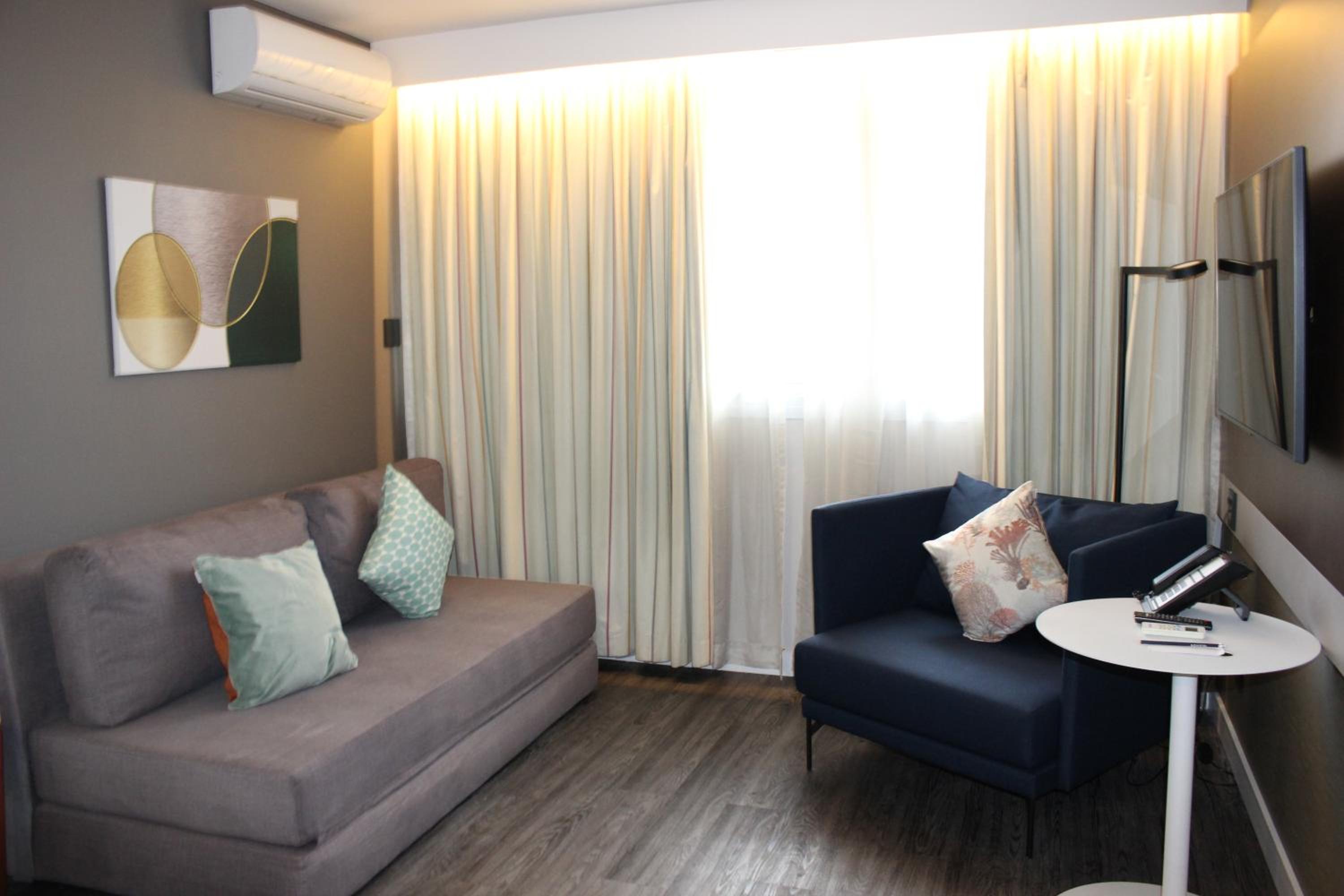 King Suite with Sofa Bed thumbnail 6