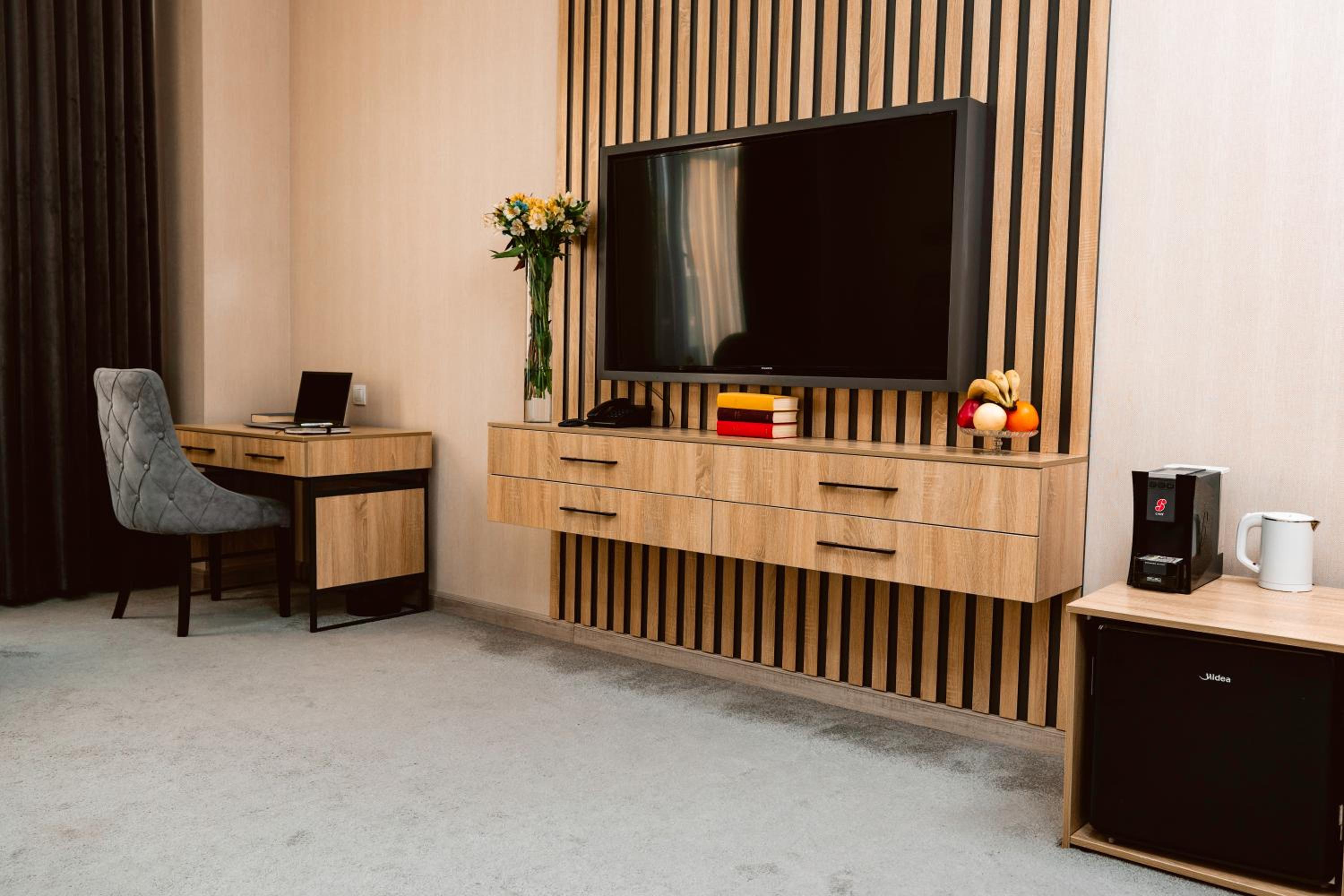 Deluxe Family Room photo 2