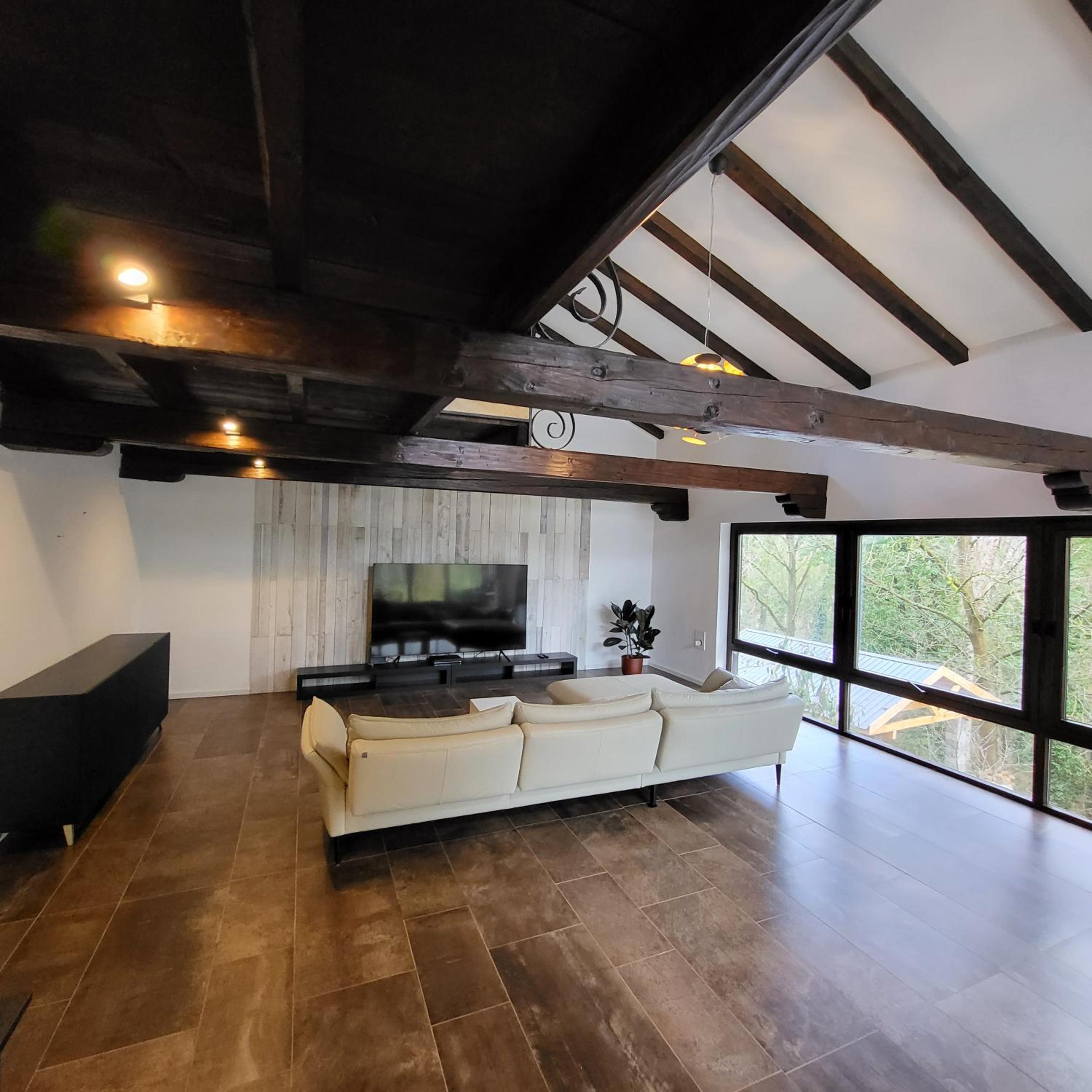 Villa photo 1