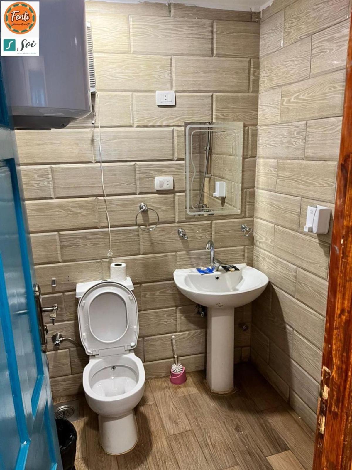Standard Double or Twin Room - Photo 10
