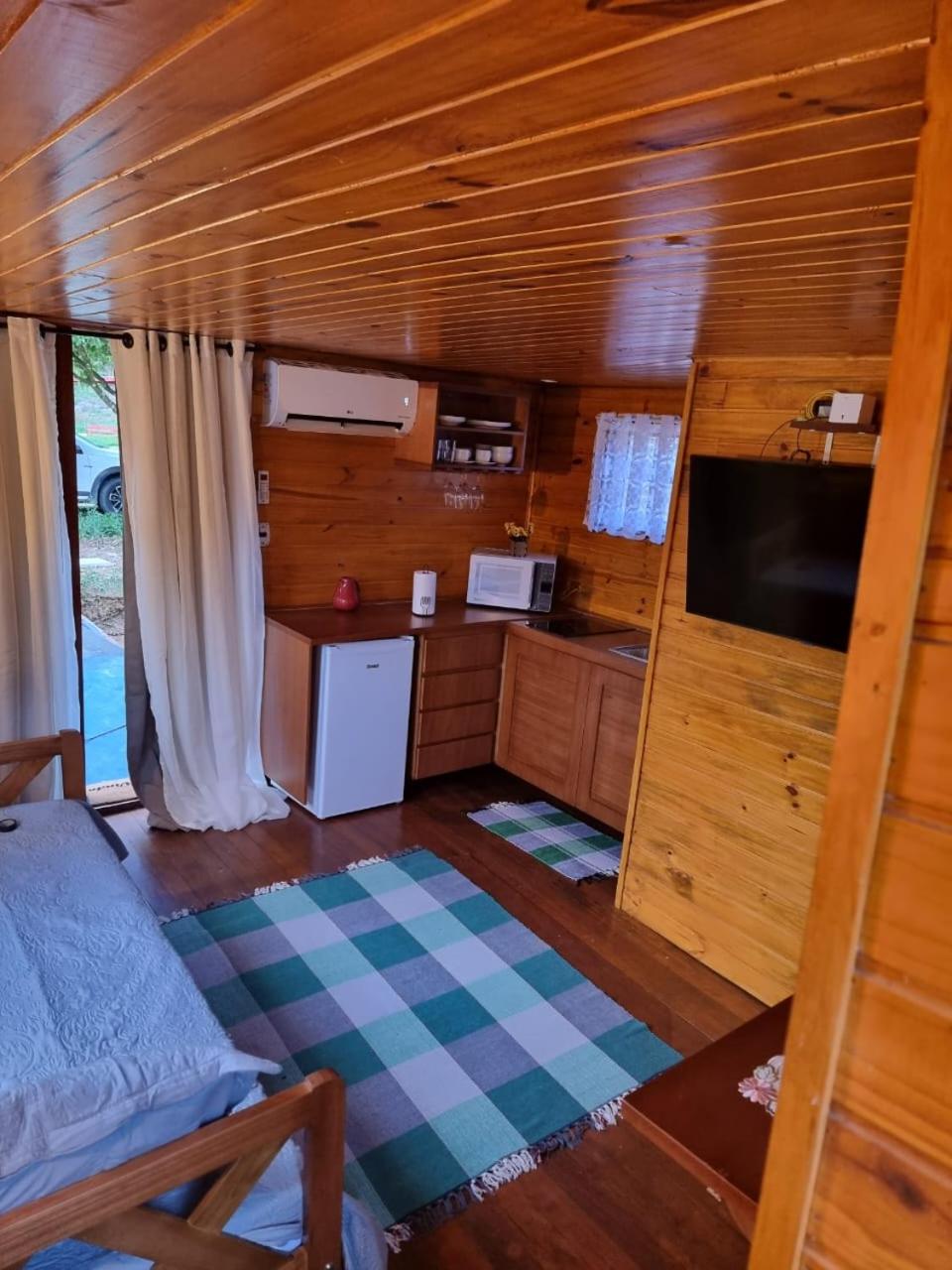 Mobile Home photo 1
