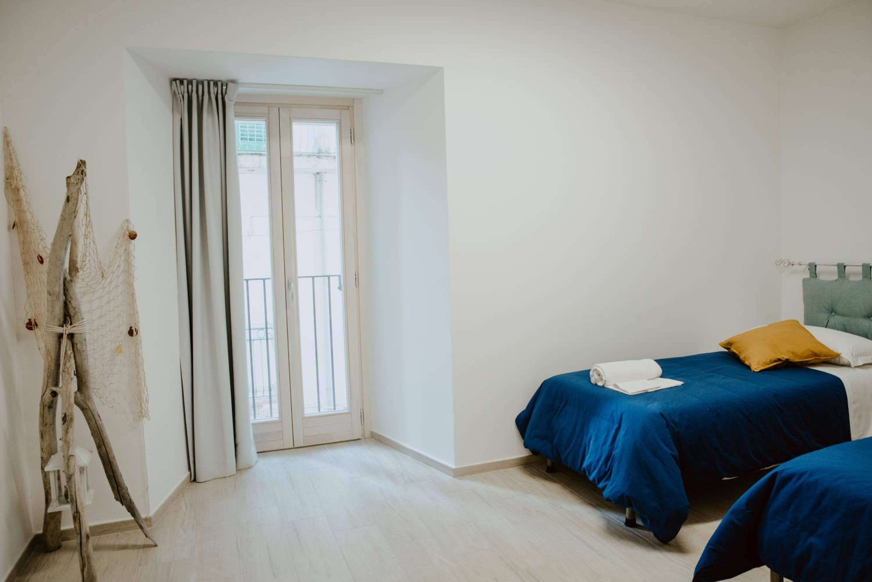 Twin Room with Private Bathroom photo 1