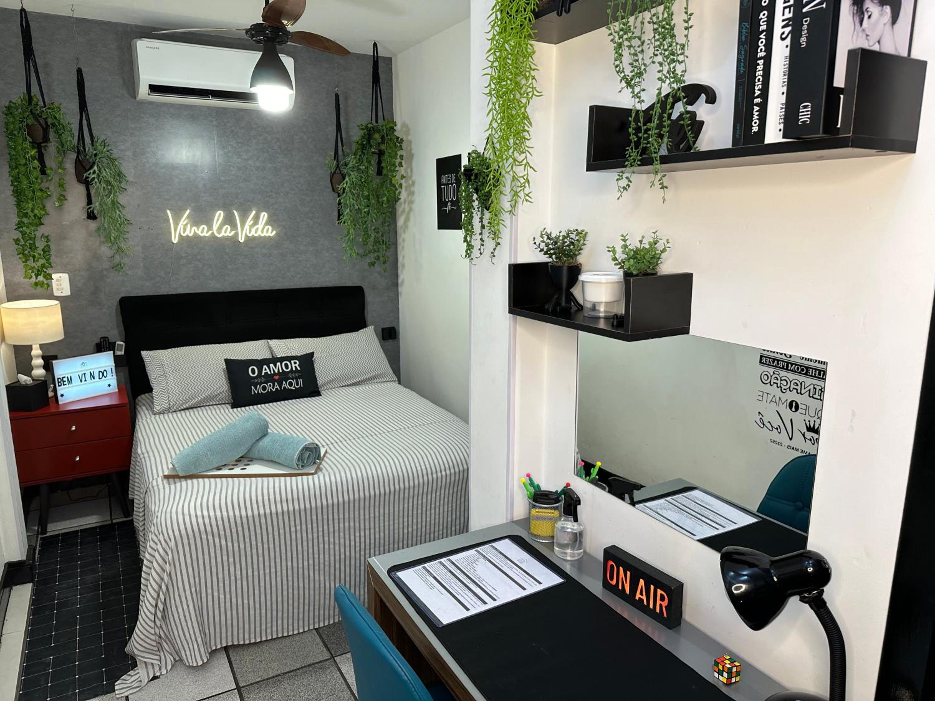 Budget Double Room - Photo 25