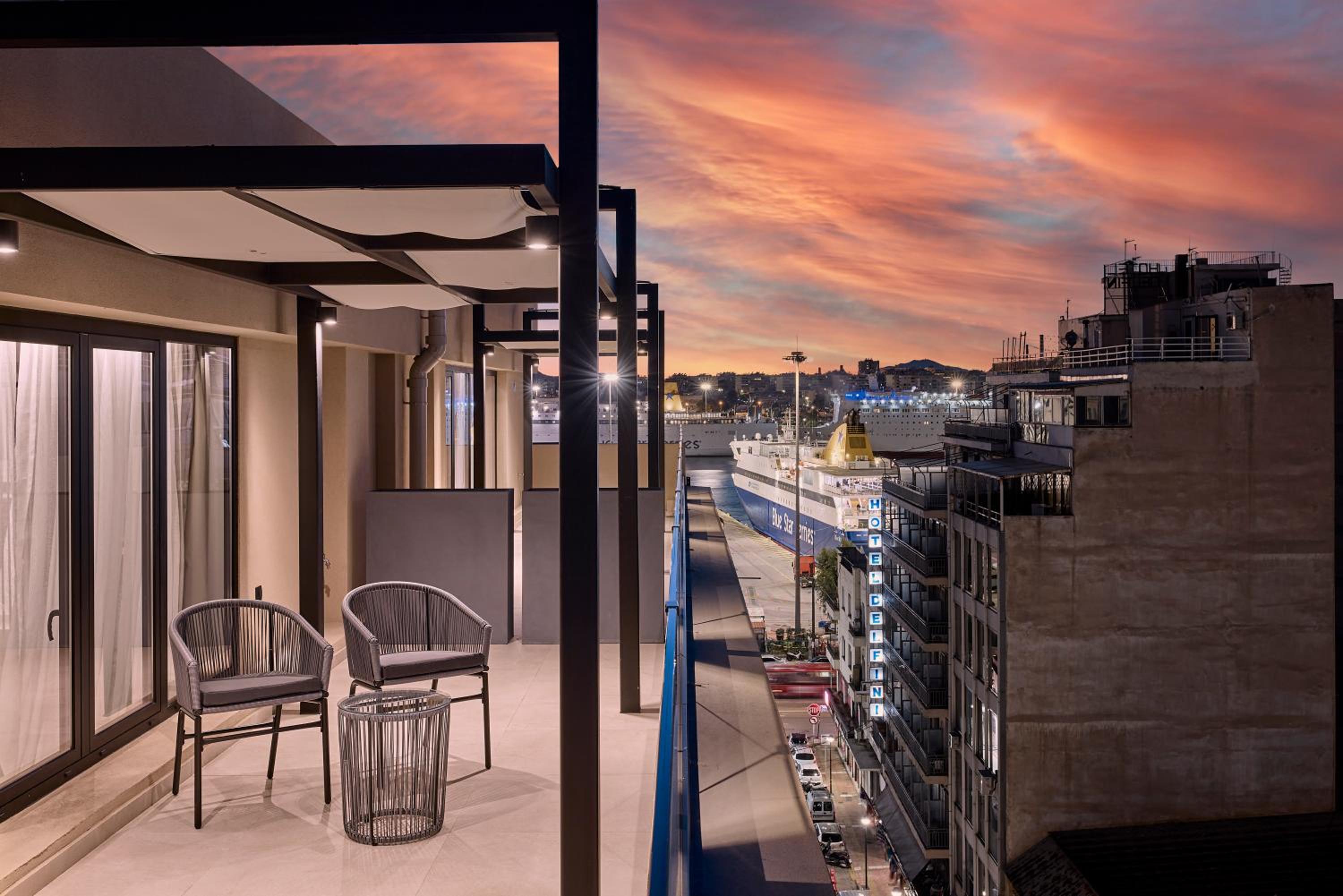 Executive Suite with Terrace and City View - Photo 14