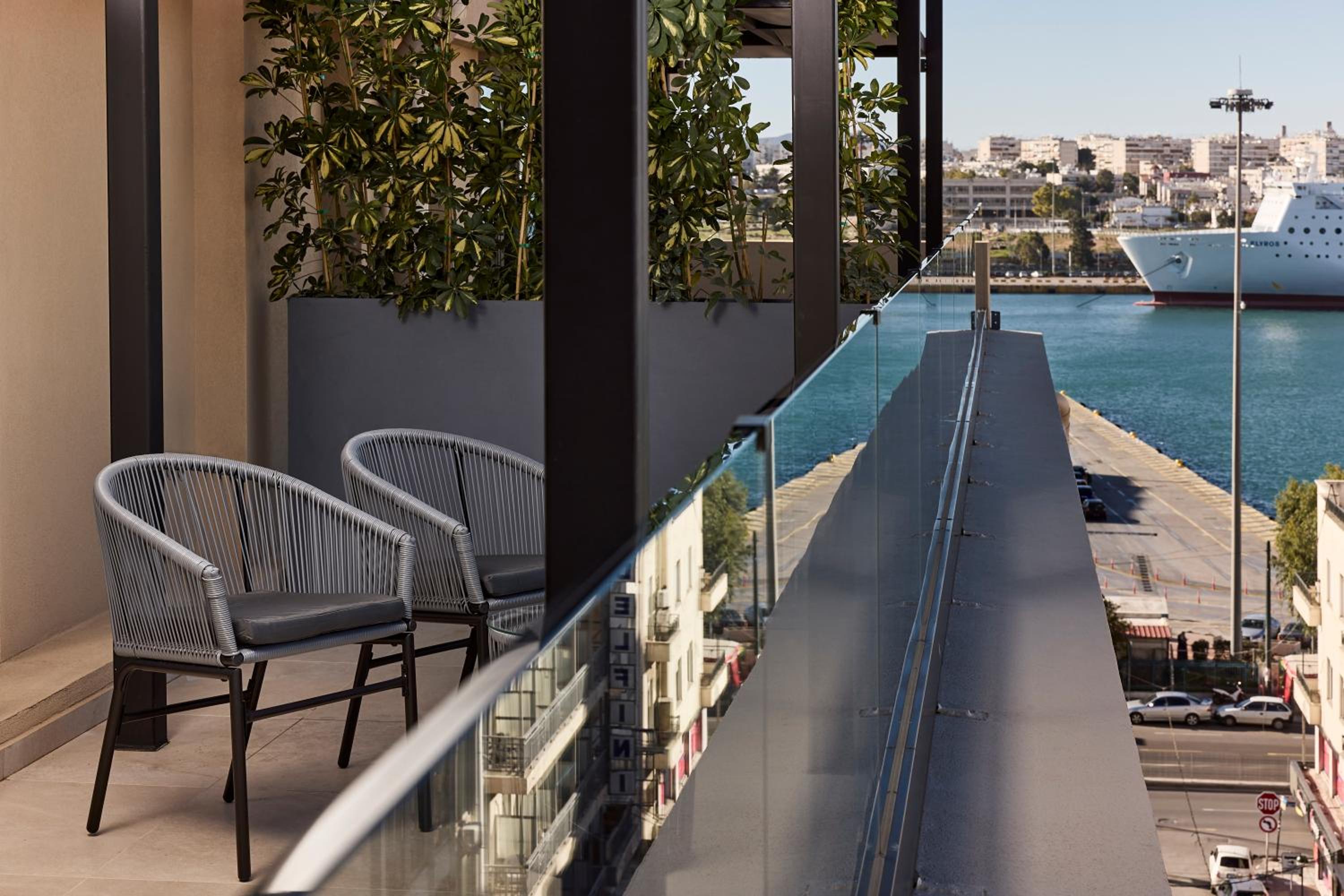 Executive Suite with Terrace and City View - Photo 17