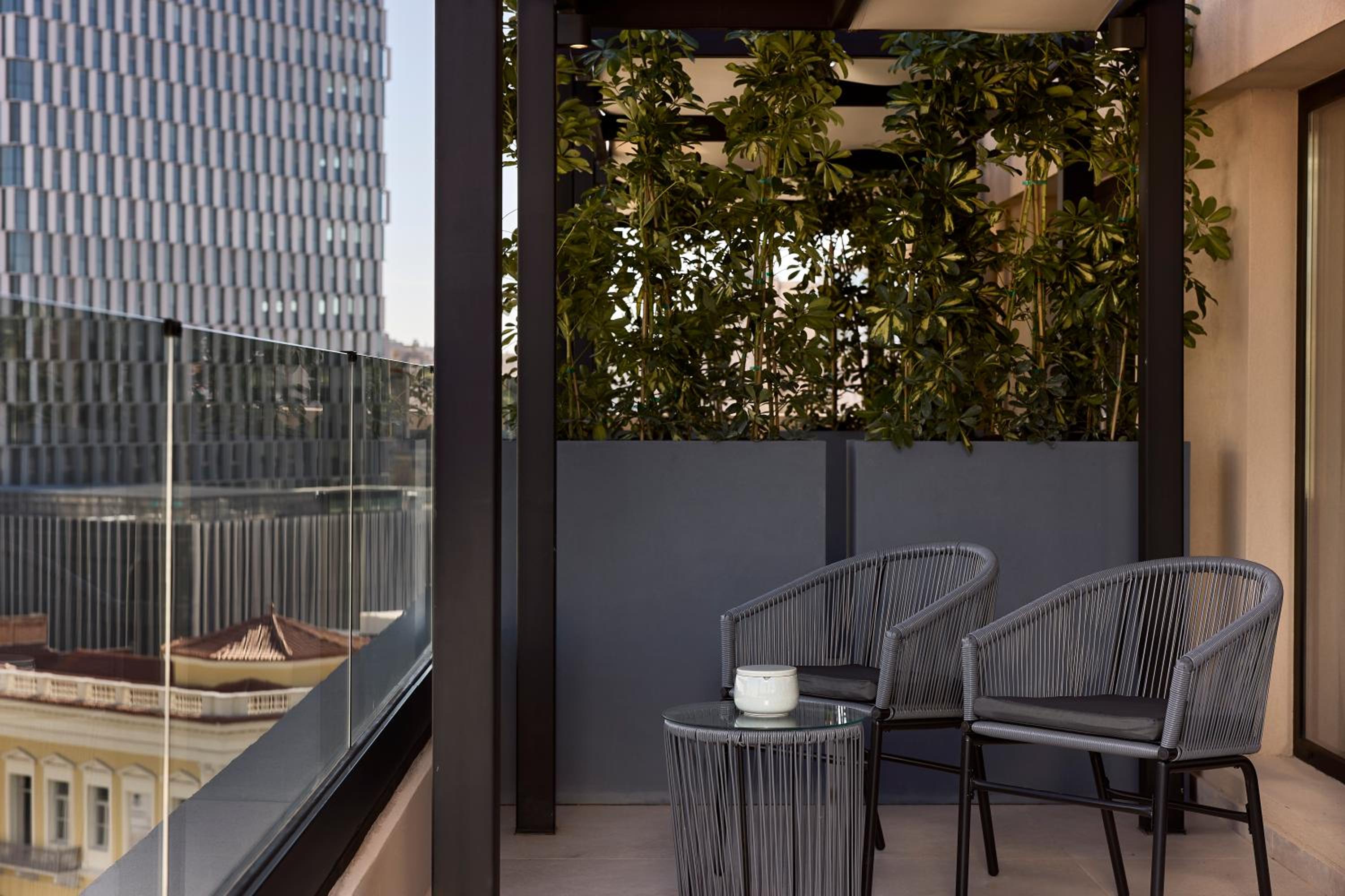Executive Suite with Terrace and City View - Photo 7